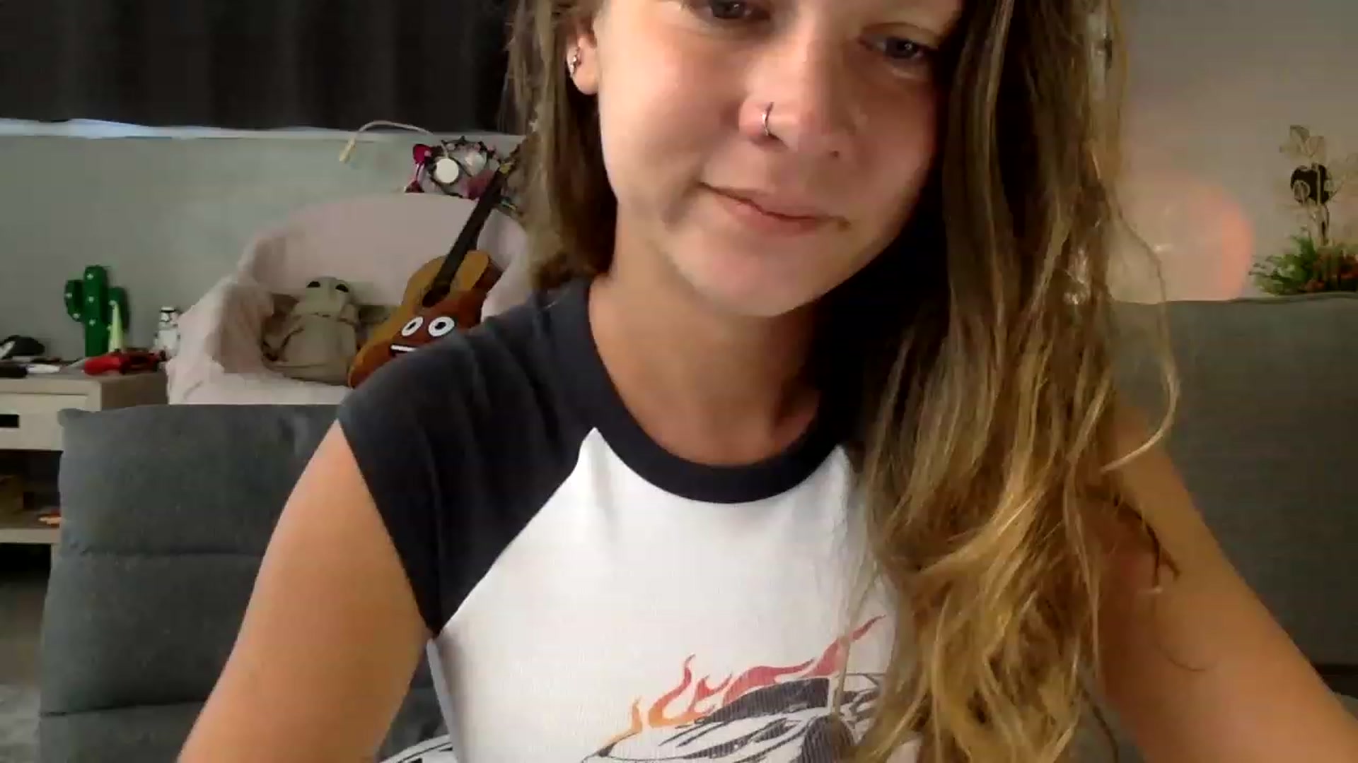 Gallery image thumbnail from Qi_ra's myfreecams stream on, 06/26/2023, 01:07 image 7 of 20