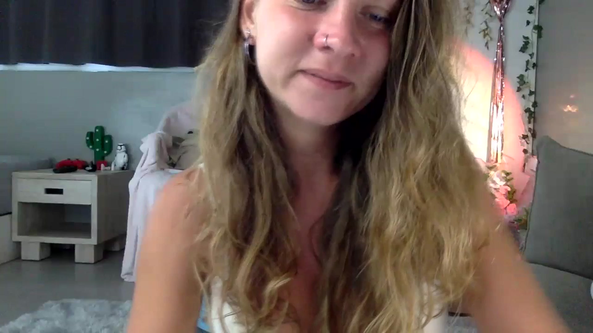 Gallery image thumbnail from Qi_ra's myfreecams stream on, 06/30/2023, 01:42 image 1 of 20