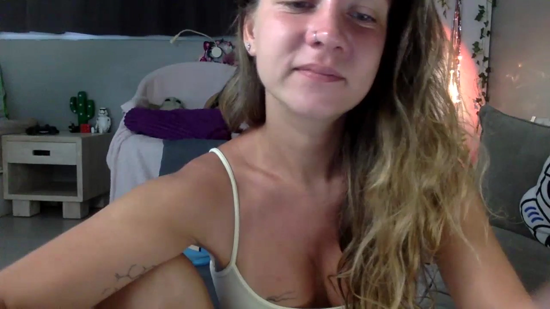 Gallery image thumbnail from Qi_ra's myfreecams stream on, 06/30/2023, 23:49 image 6 of 20