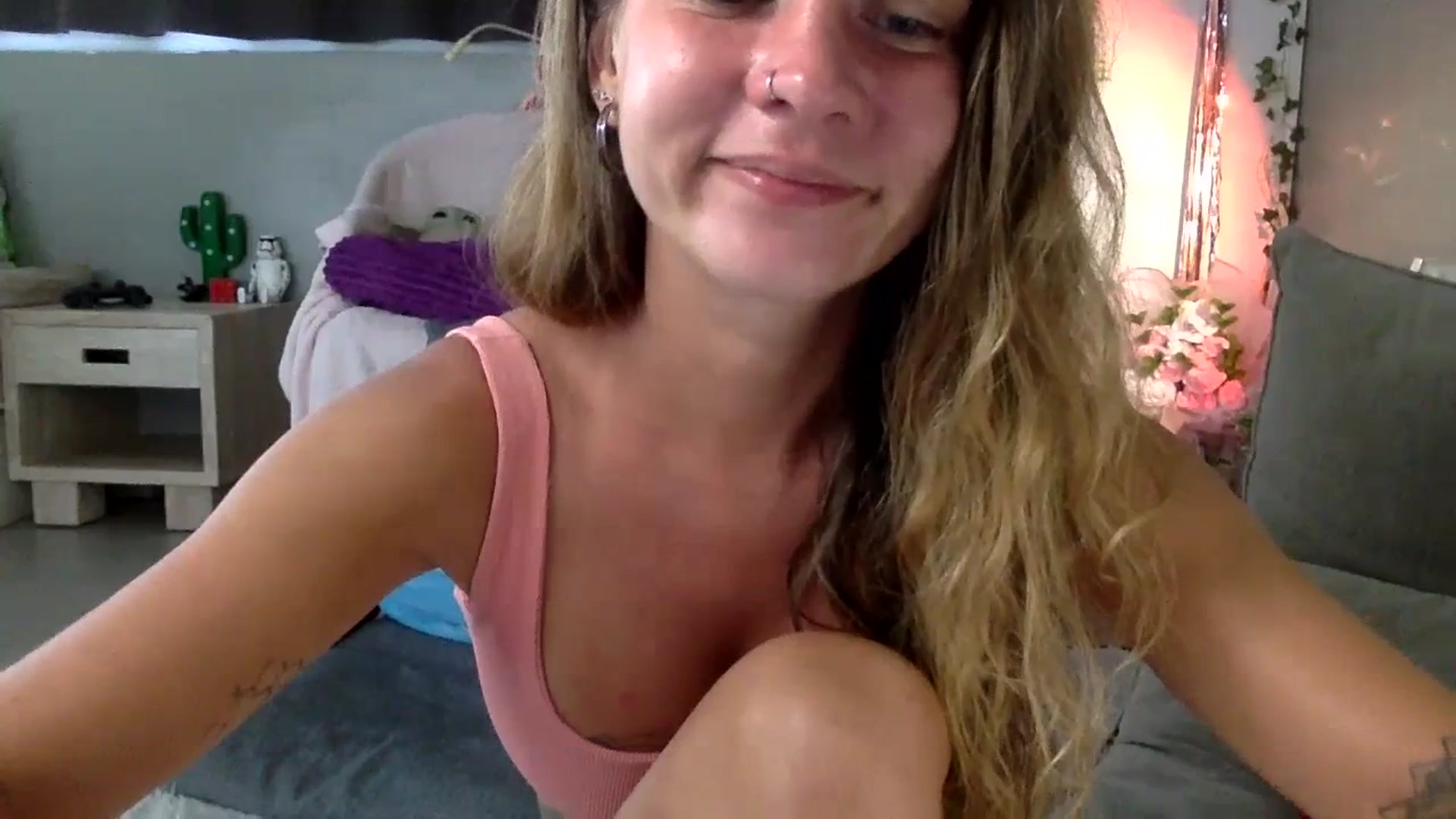 Gallery image thumbnail from Qi_ra's myfreecams stream on, 07/01/2023, 01:17 image 7 of 20