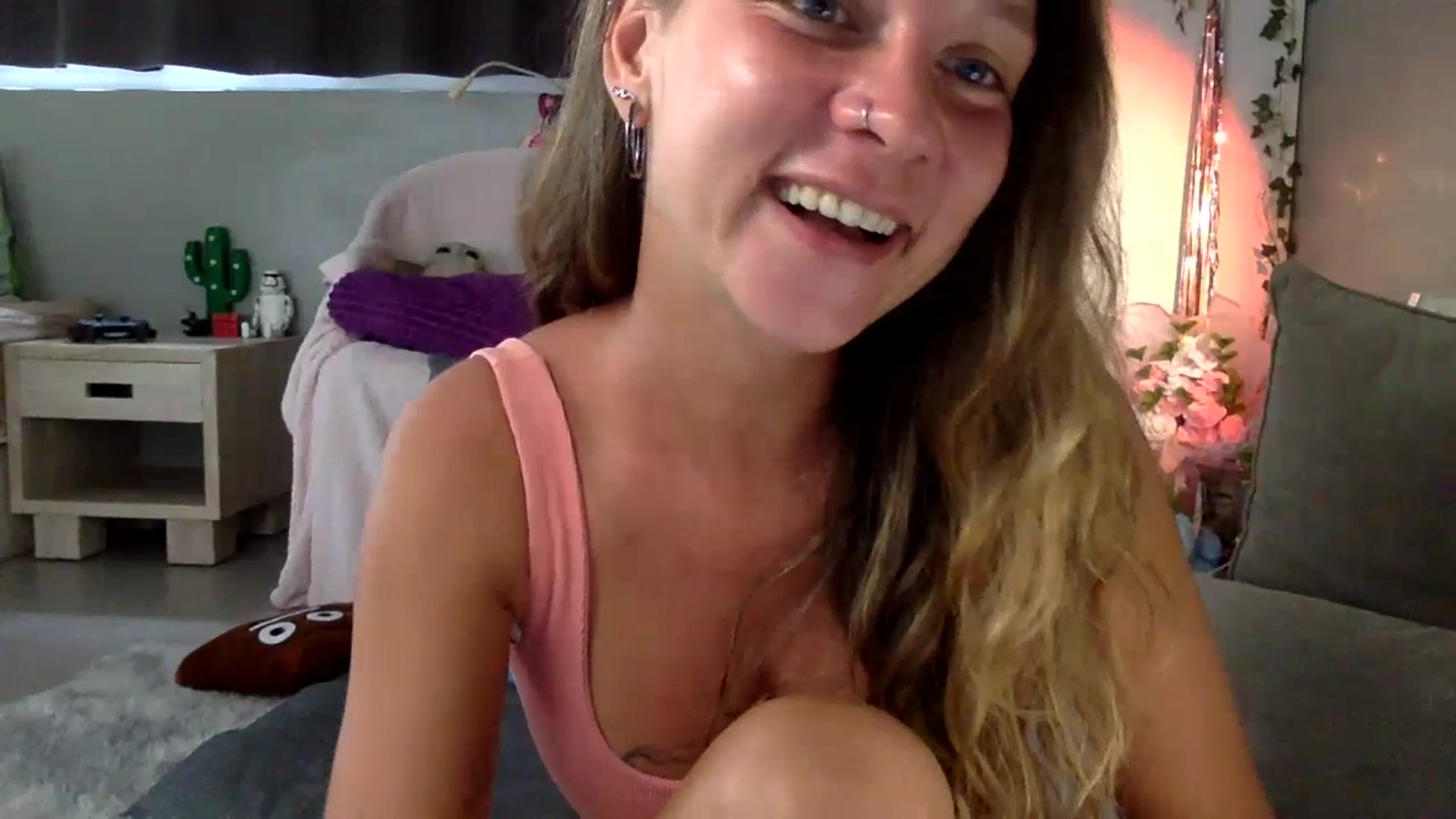 Gallery image thumbnail from Qi_ra's myfreecams stream on, 07/01/2023, 01:17 image 16 of 20