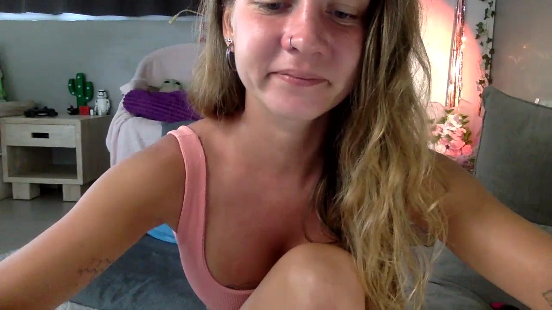 Gallery image thumbnail from Qi_ra's myfreecams stream on, 07/01/2023, 01:17 image 5 of 20