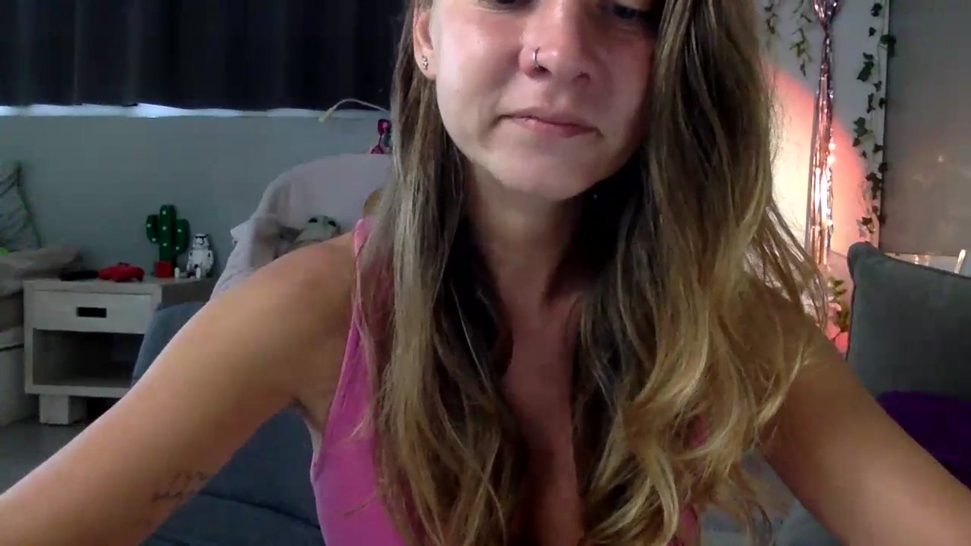Gallery image thumbnail from Qi_ra's myfreecams stream on, 07/03/2023, 01:33 image 5 of 20