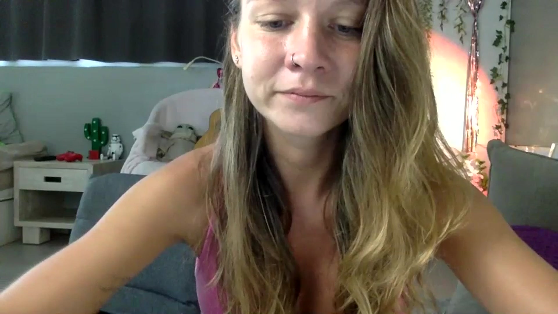 Gallery image thumbnail from Qi_ra's myfreecams stream on, 07/03/2023, 01:33 image 2 of 20