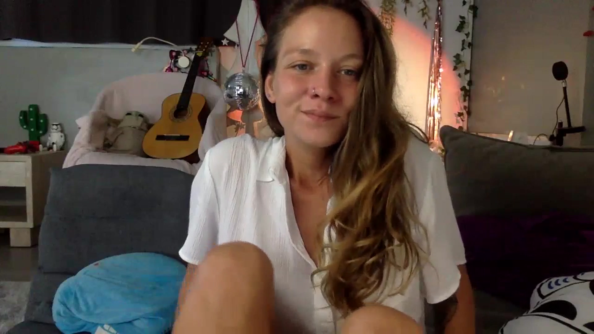 Gallery image thumbnail from Qi_ra's myfreecams stream on, 07/04/2023, 03:20 image 11 of 20