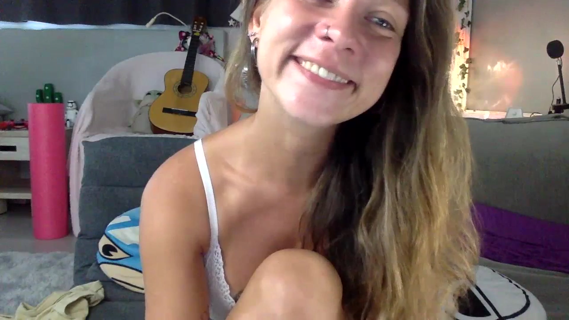 Gallery image thumbnail from Qi_ra's myfreecams stream on, 07/08/2023, 01:28 image 17 of 20