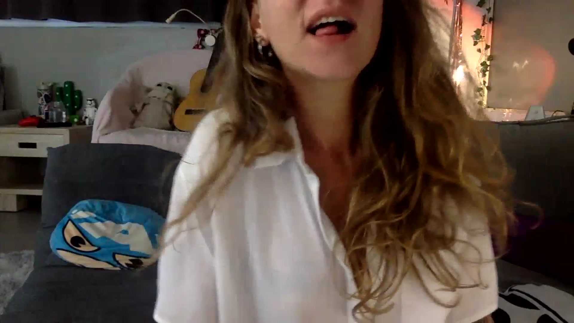 Gallery image thumbnail from Qi_ra's myfreecams stream on, 07/10/2023, 03:24 image 9 of 20