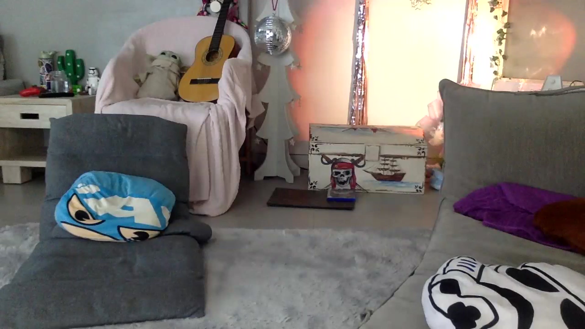 Gallery image thumbnail from Qi_ra's myfreecams stream on, 07/10/2023, 04:40 image 16 of 20