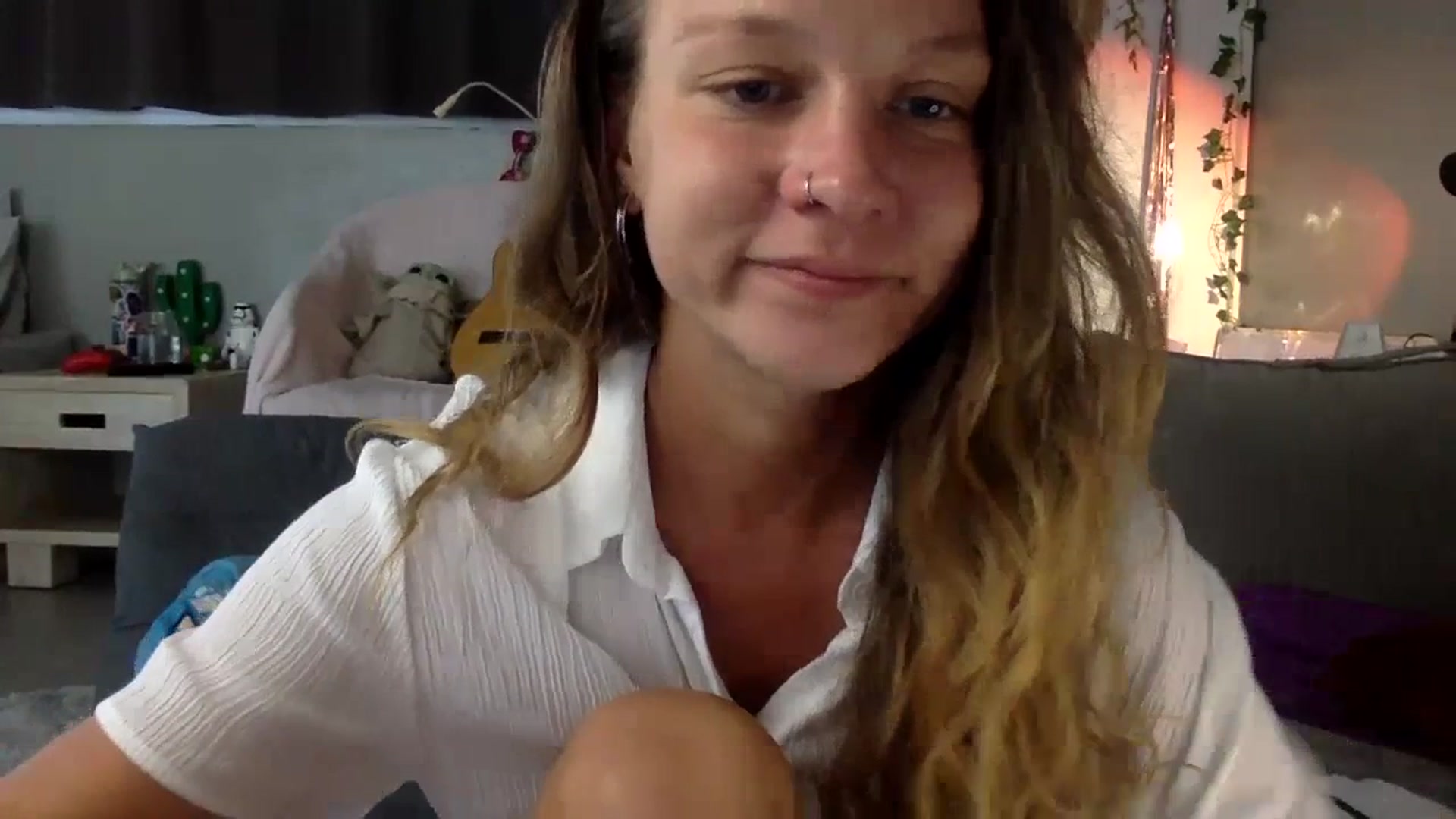 Gallery image thumbnail from Qi_ra's myfreecams stream on, 07/10/2023, 04:40 image 19 of 20