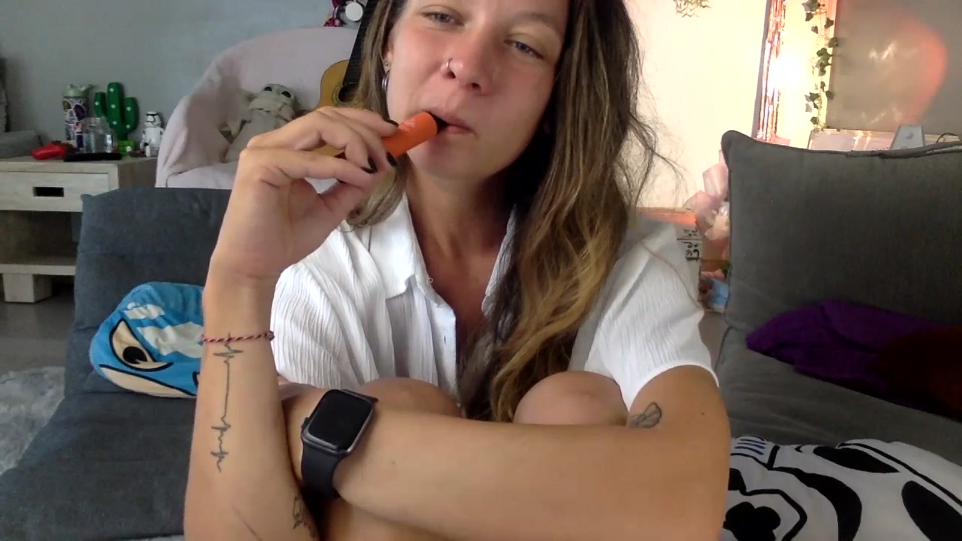 Gallery image thumbnail from Qi_ra's myfreecams stream on, 07/10/2023, 04:40 image 11 of 20