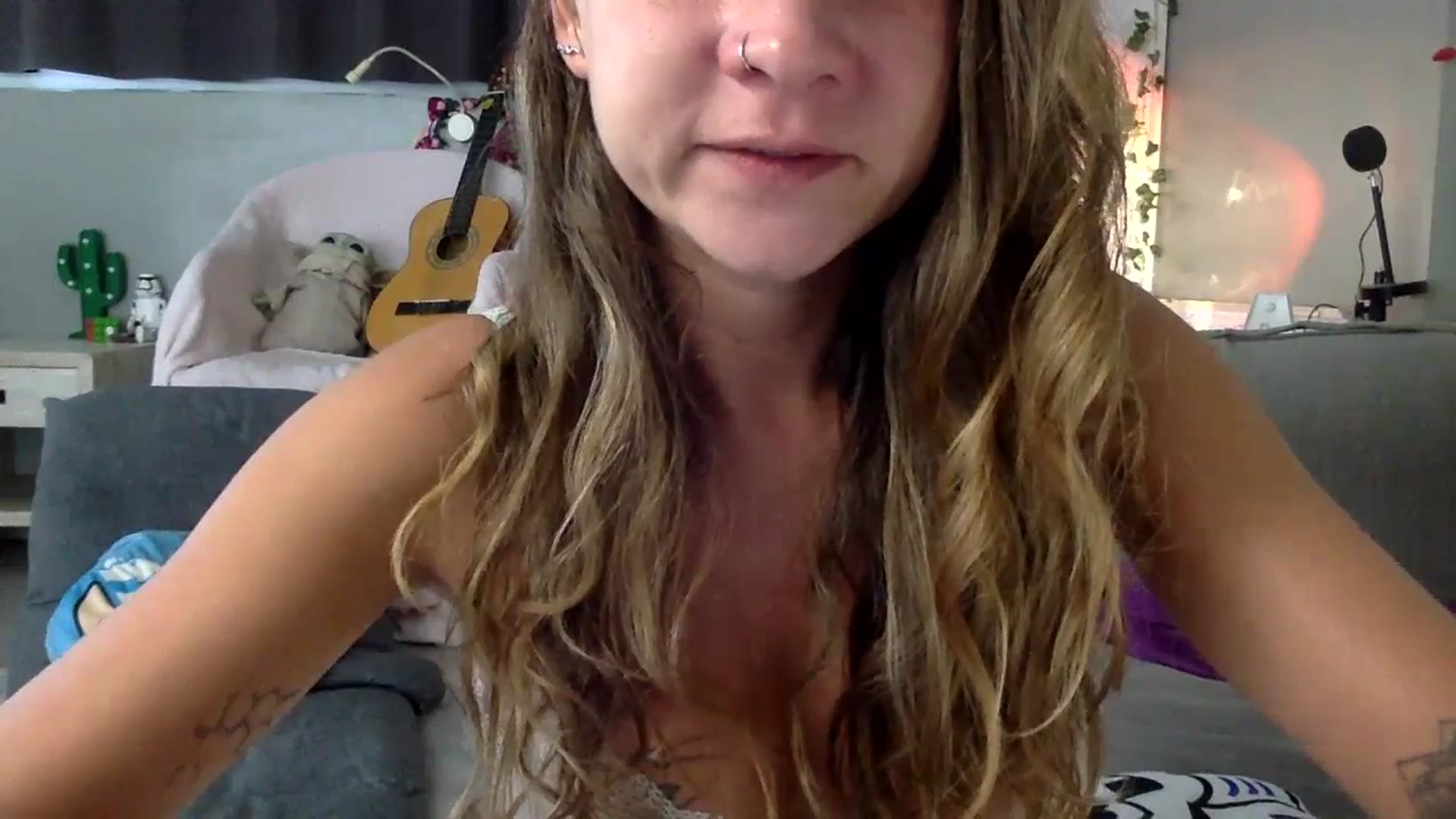 Gallery image thumbnail from Qi_ra's myfreecams stream on, 07/11/2023, 02:50 image 17 of 20