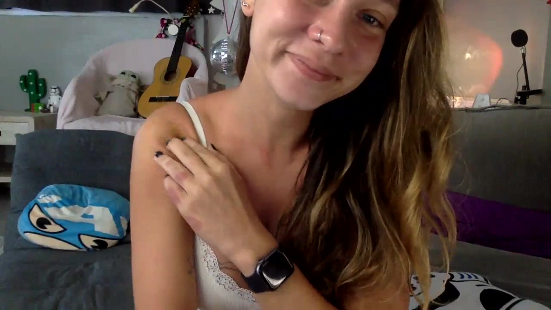 Gallery image thumbnail from Qi_ra's myfreecams stream on, 07/11/2023, 03:34 image 12 of 20