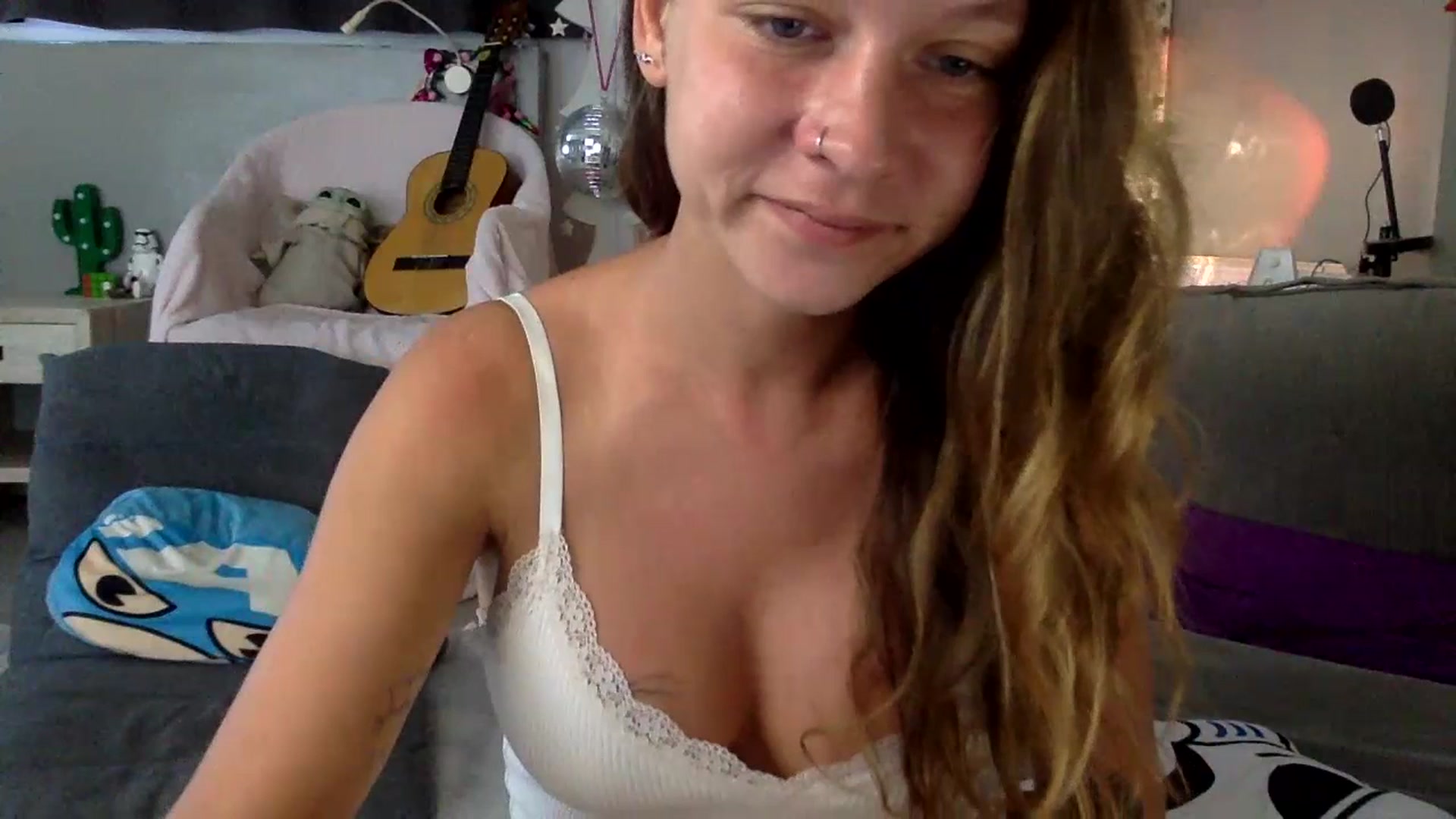 Gallery image thumbnail from Qi_ra's myfreecams stream on, 07/11/2023, 03:34 image 13 of 20