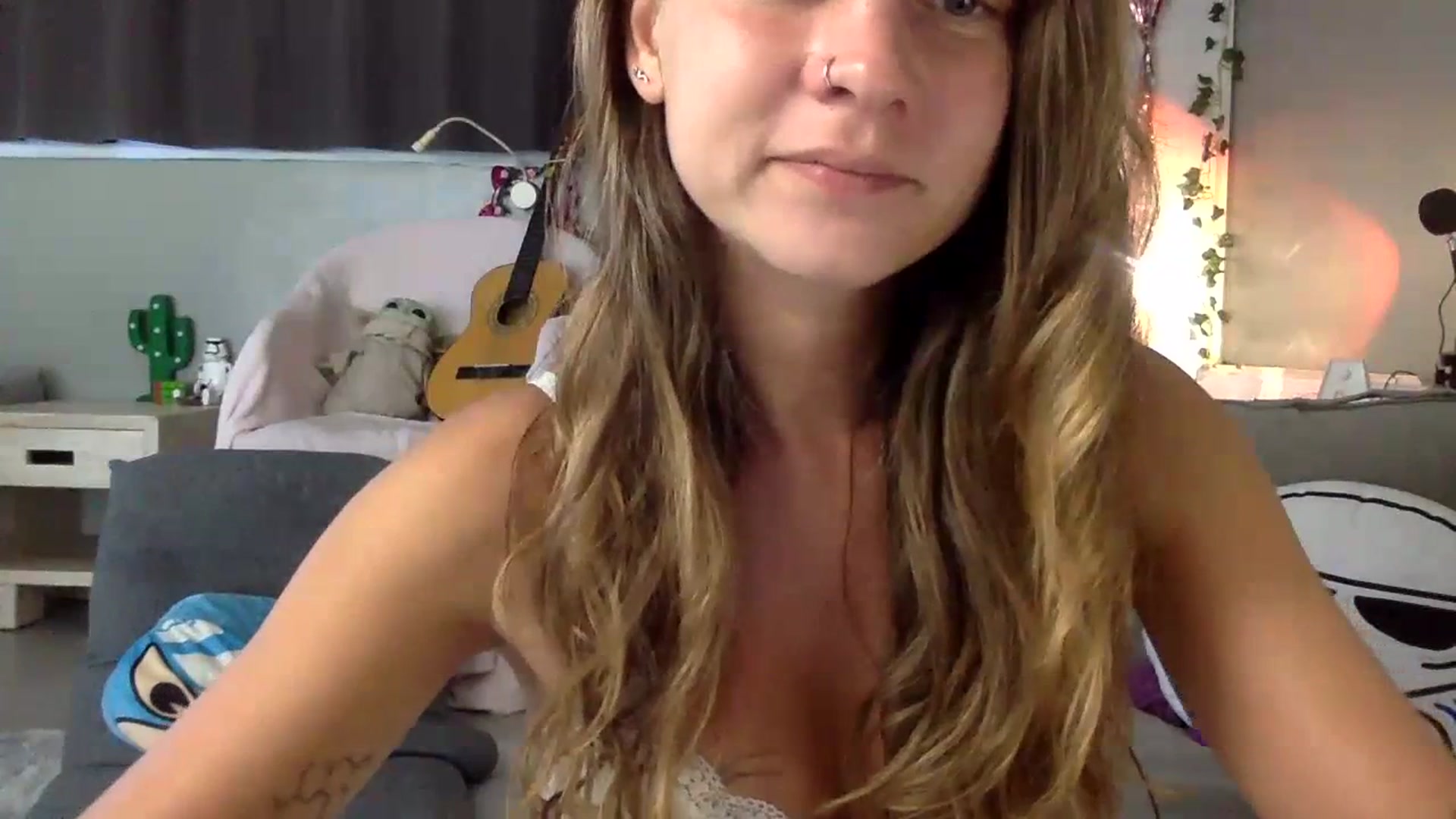Gallery image thumbnail from Qi_ra's myfreecams stream on, 07/11/2023, 05:54 image 6 of 20