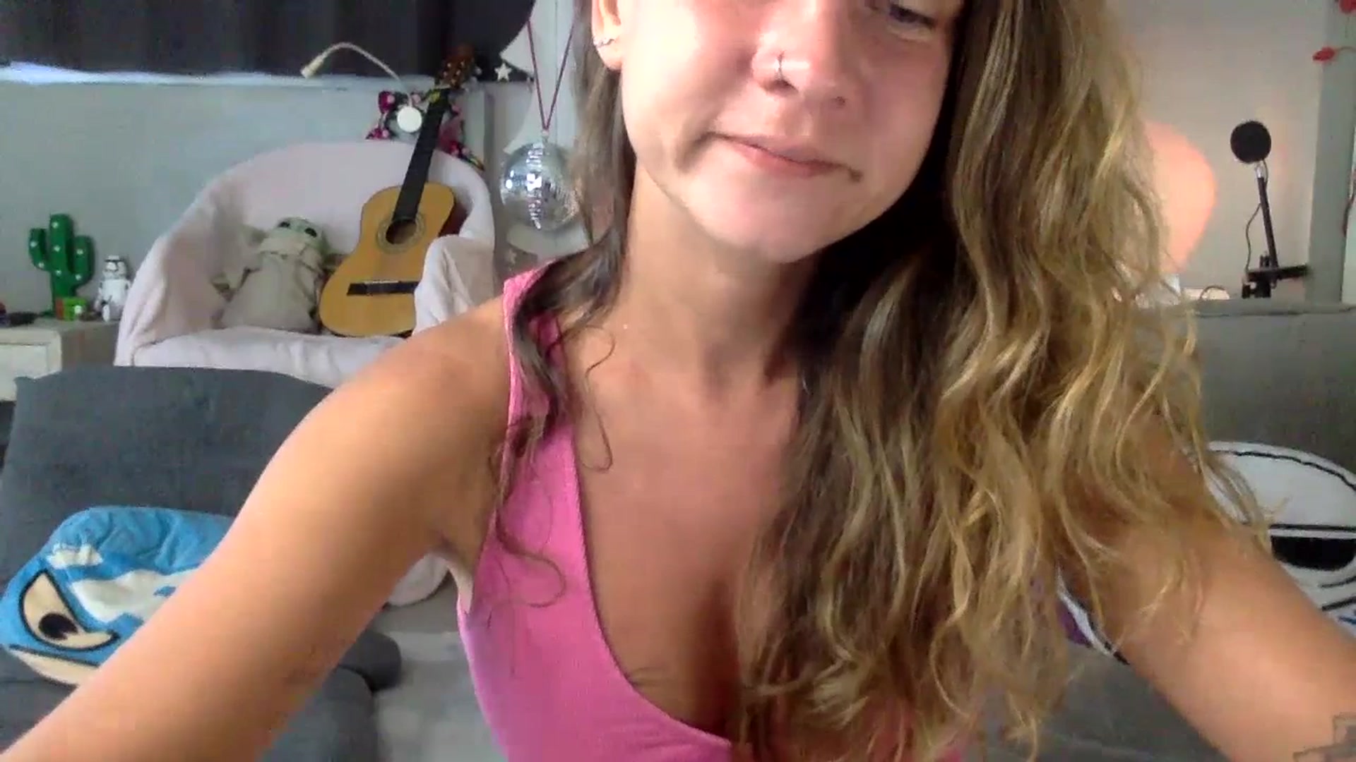 Gallery image thumbnail from Qi_ra's myfreecams stream on, 07/12/2023, 02:09 image 15 of 20