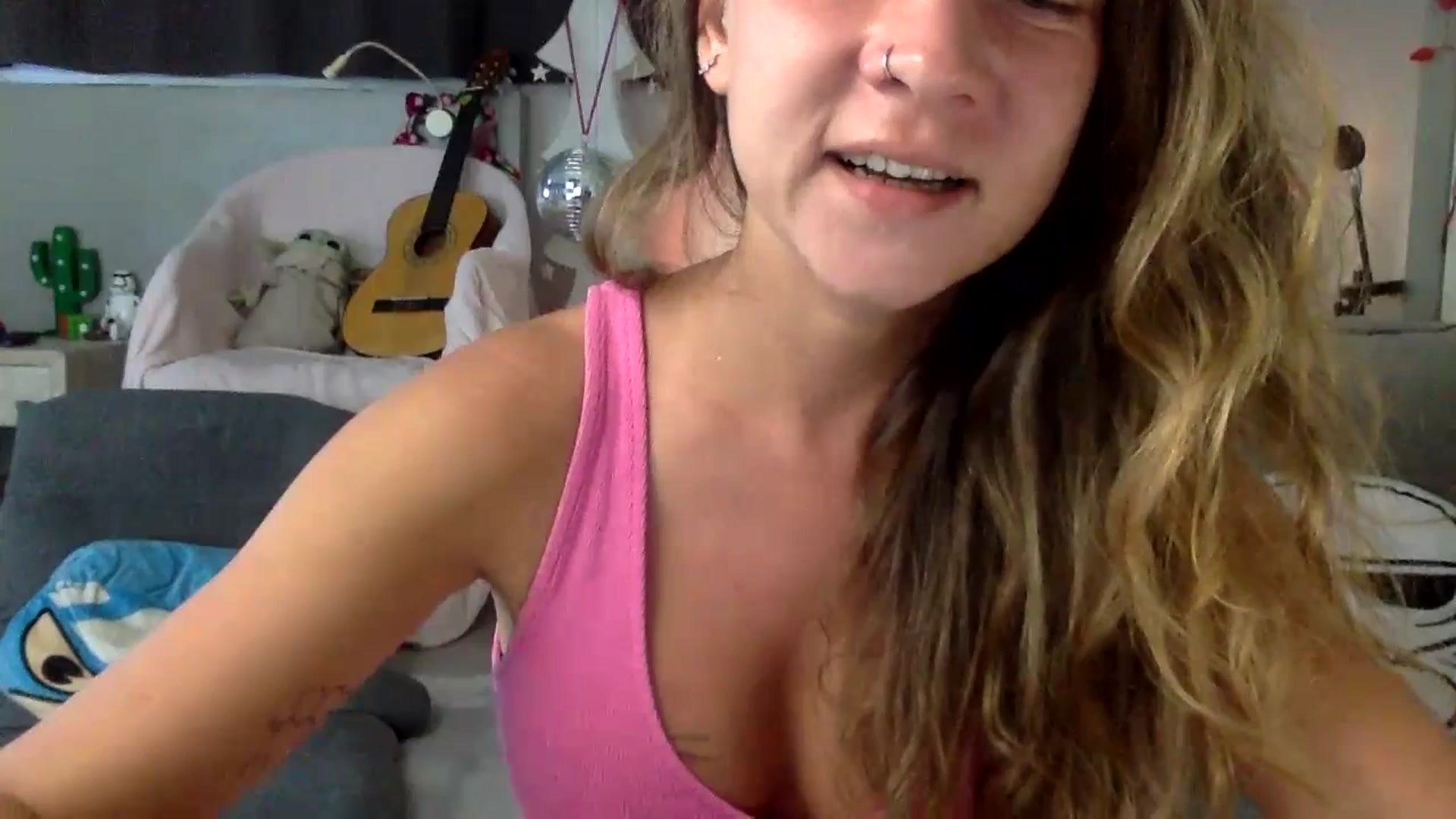 Gallery image thumbnail from Qi_ra's myfreecams stream on, 07/12/2023, 02:09 image 1 of 20