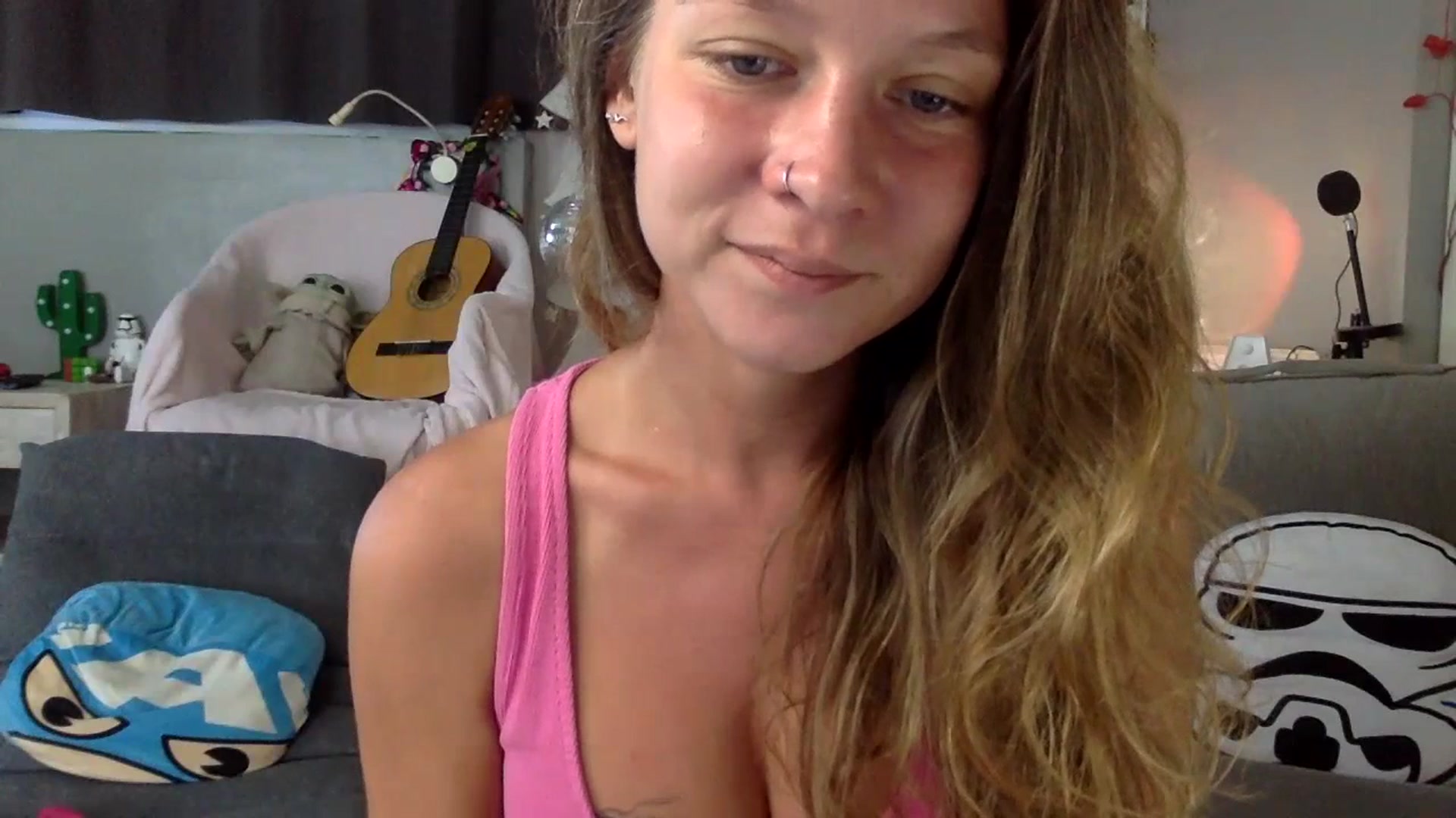 Gallery image thumbnail from Qi_ra's myfreecams stream on, 07/12/2023, 02:41 image 13 of 20