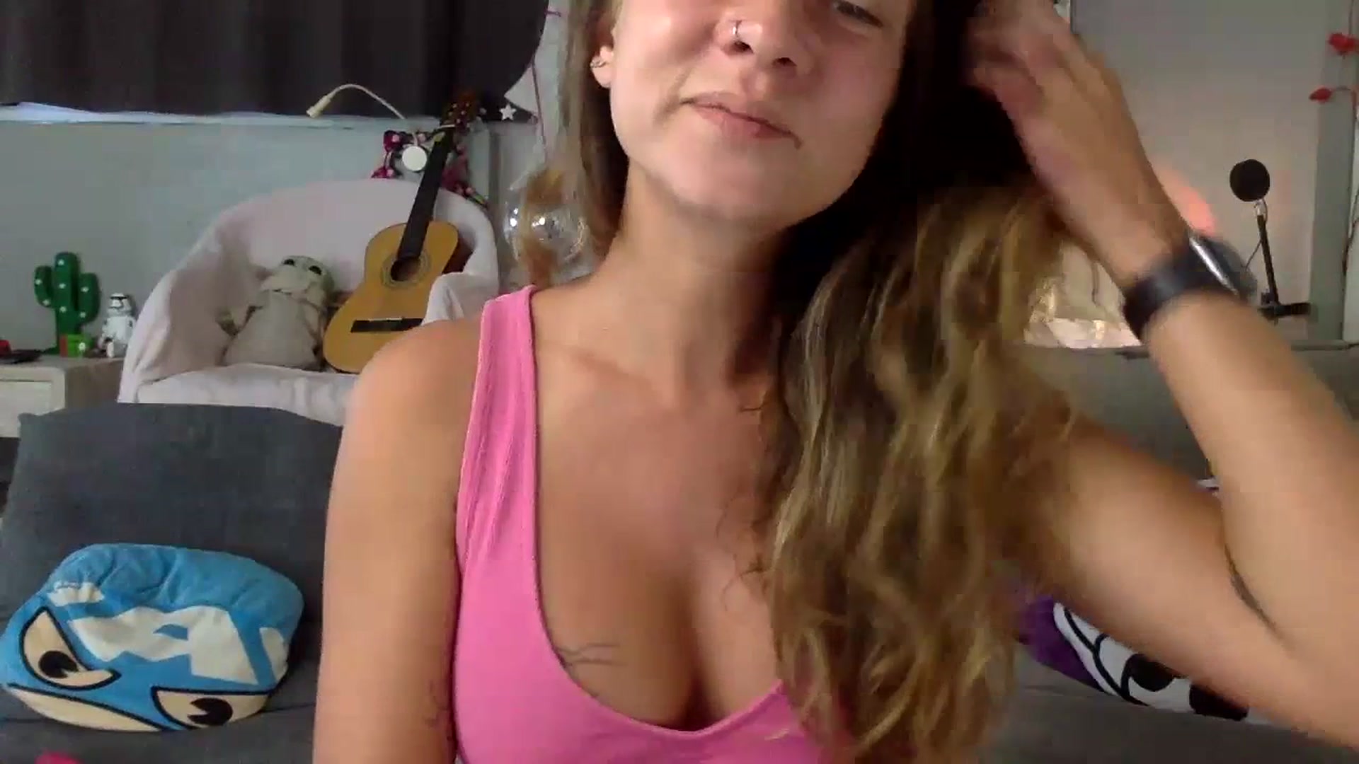 Gallery image thumbnail from Qi_ra's myfreecams stream on, 07/12/2023, 02:41 image 15 of 20