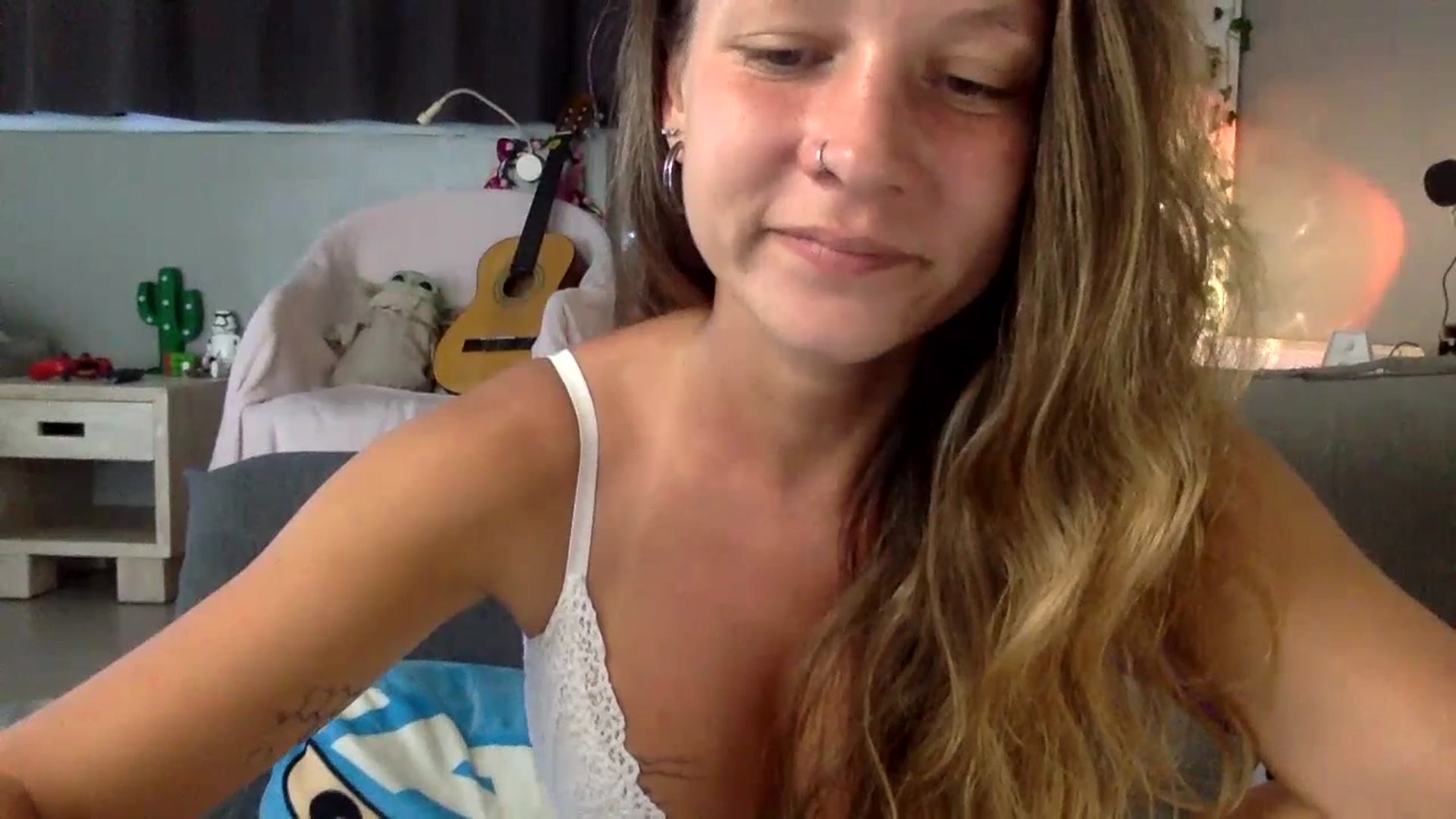 Gallery image thumbnail from Qi_ra's myfreecams stream on, 07/12/2023, 06:18 image 20 of 20