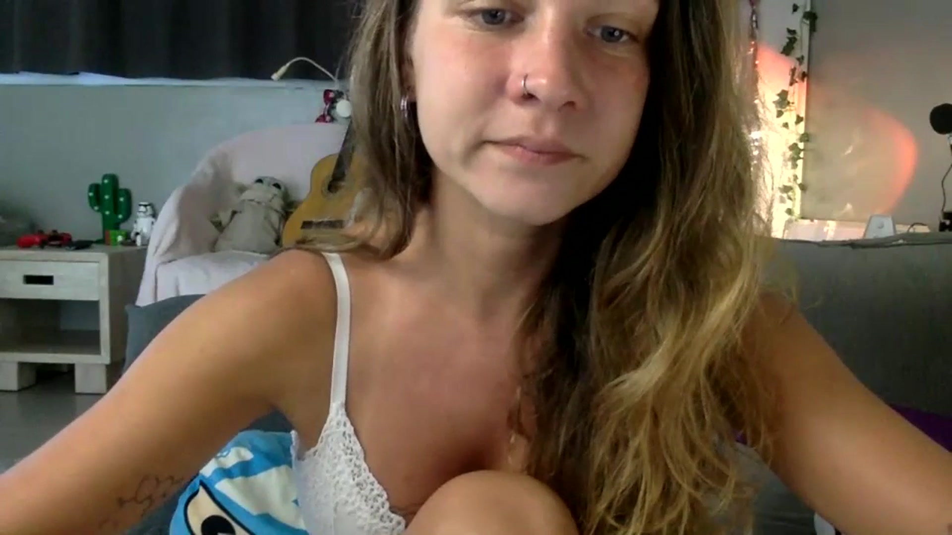 Gallery image thumbnail from Qi_ra's myfreecams stream on, 07/12/2023, 06:18 image 2 of 20