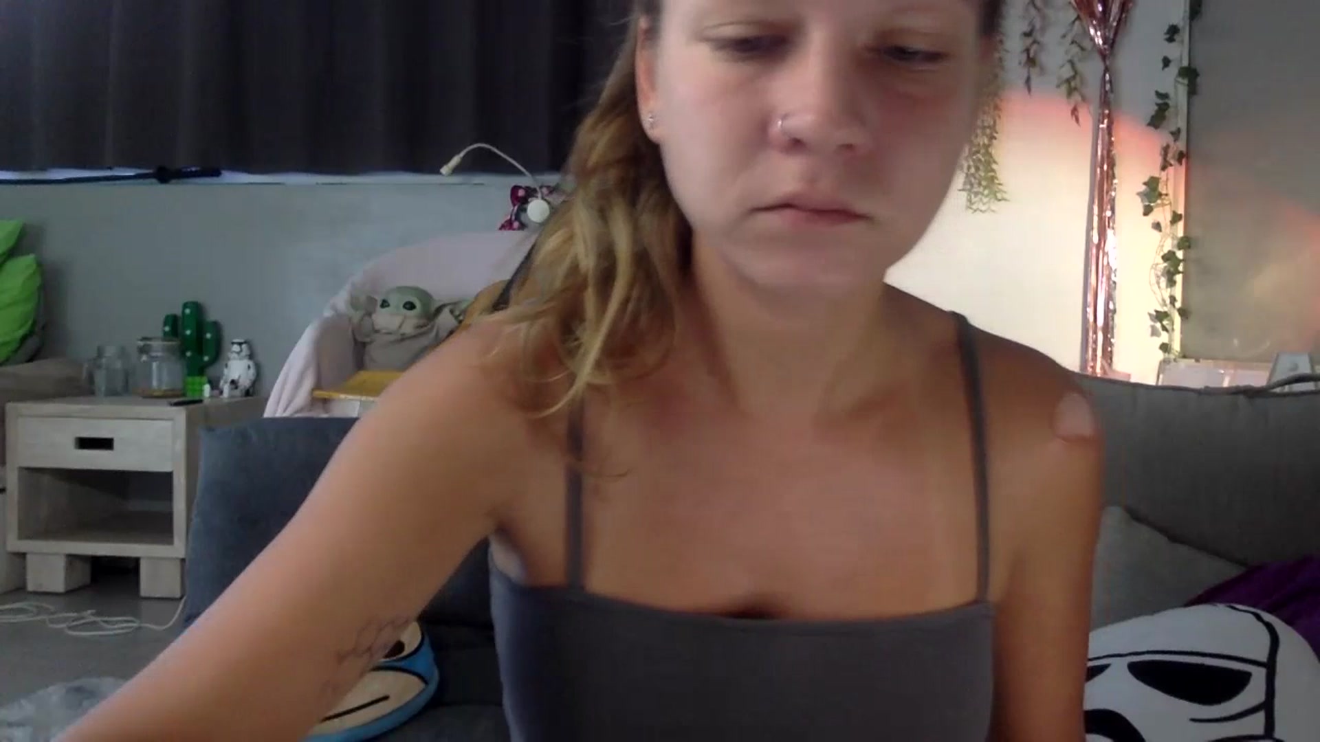 Gallery image thumbnail from Qi_ra's myfreecams stream on, 07/21/2023, 02:23 image 4 of 20