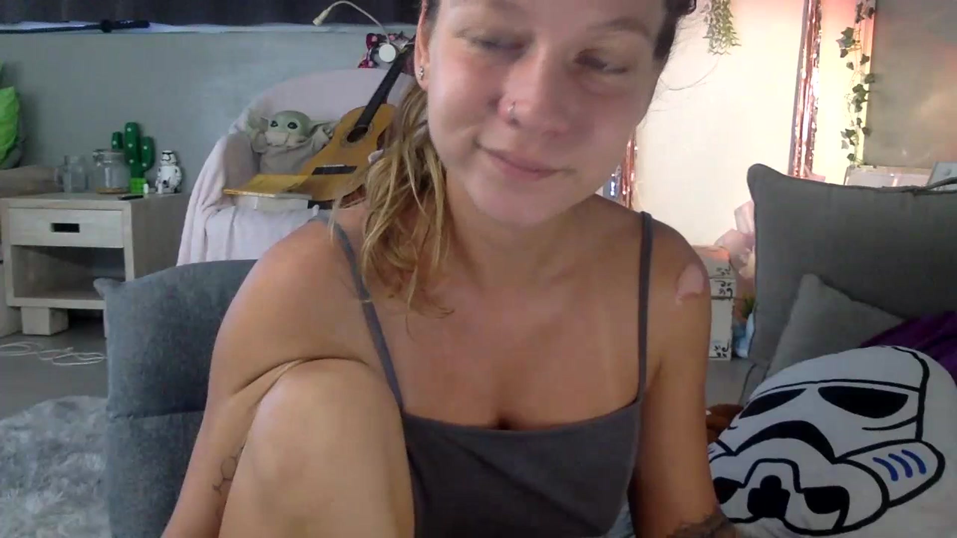 Gallery image thumbnail from Qi_ra's myfreecams stream on, 07/21/2023, 02:23 image 6 of 20