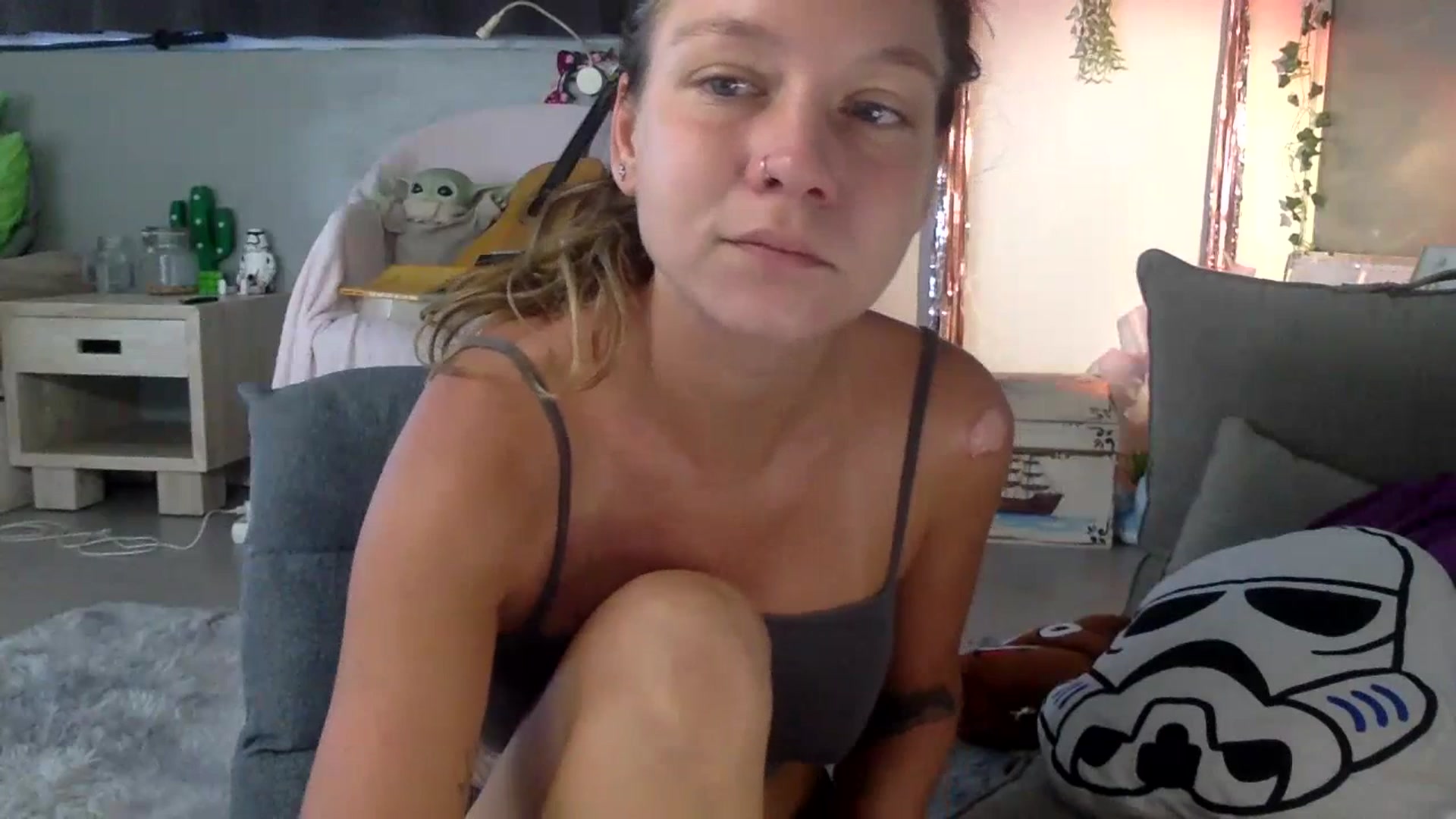 Gallery image thumbnail from Qi_ra's myfreecams stream on, 07/21/2023, 02:23 image 5 of 20