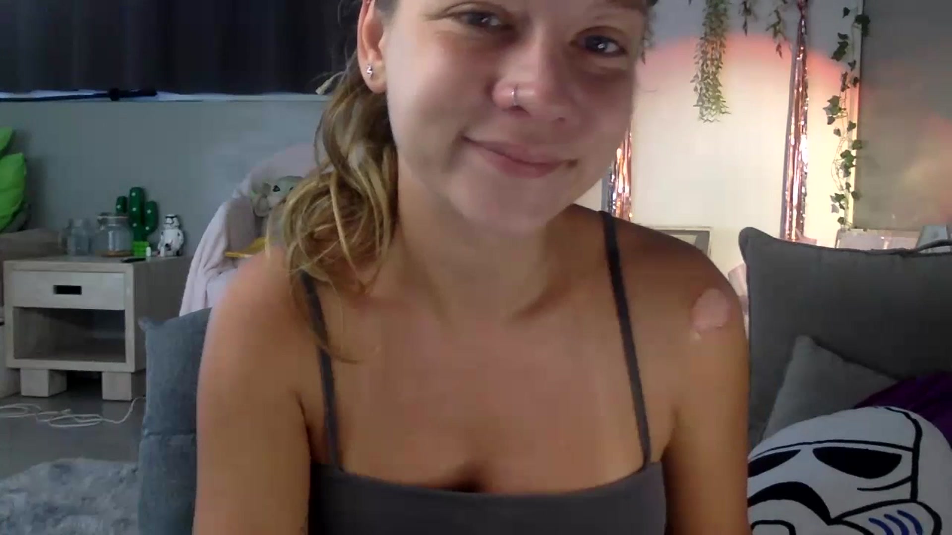 Gallery image thumbnail from Qi_ra's myfreecams stream on, 07/21/2023, 02:23 image 13 of 20