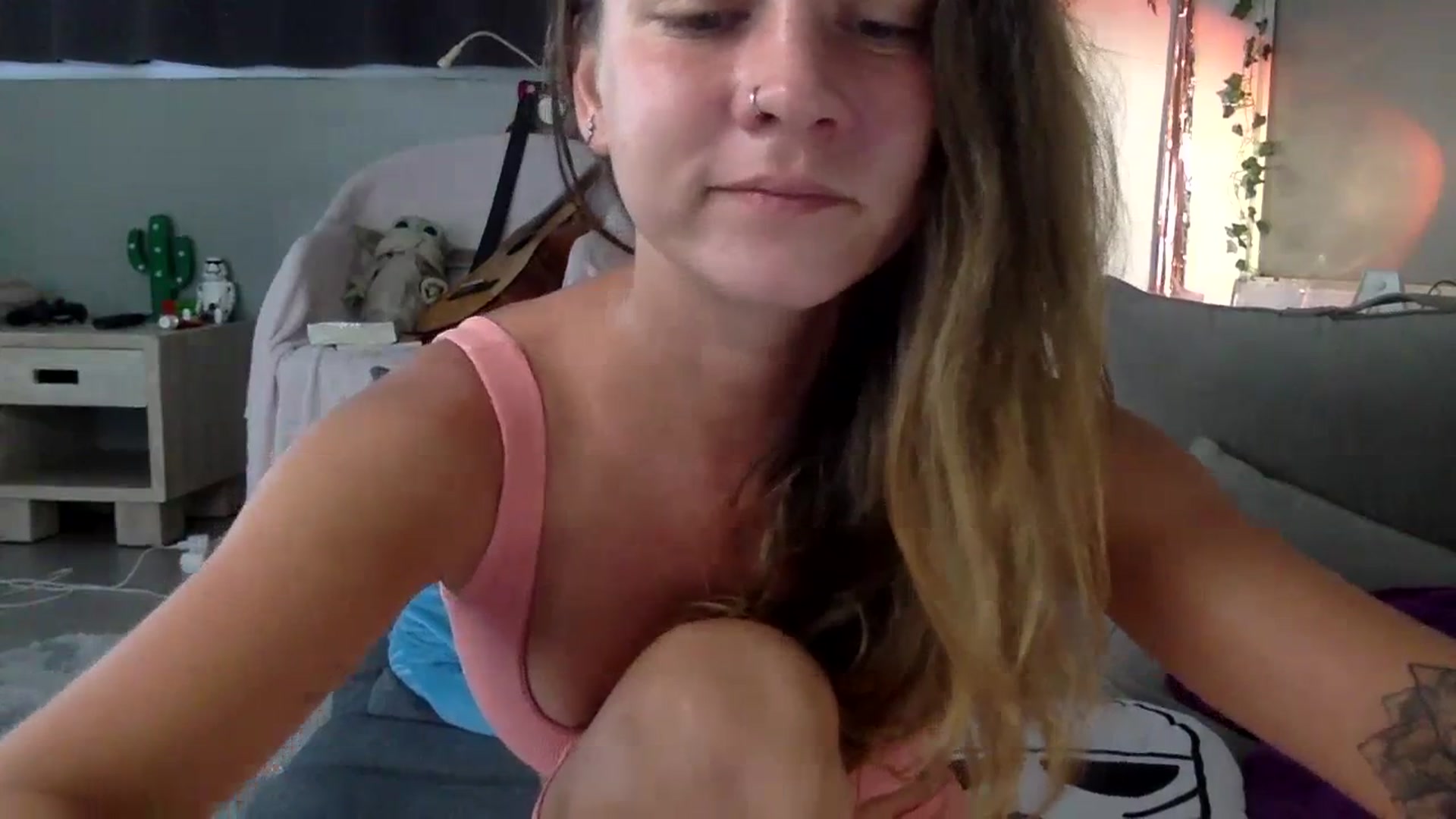 Gallery image thumbnail from Qi_ra's myfreecams stream on, 07/23/2023, 01:13 image 3 of 20