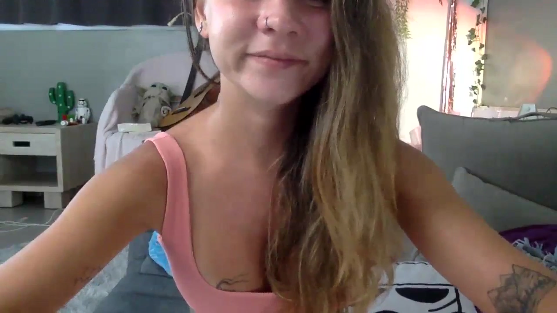 Gallery image thumbnail from Qi_ra's myfreecams stream on, 07/23/2023, 01:13 image 5 of 20
