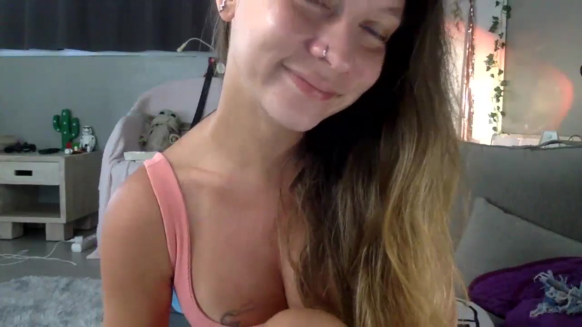 Gallery image thumbnail from Qi_ra's myfreecams stream on, 07/23/2023, 01:13 image 9 of 20