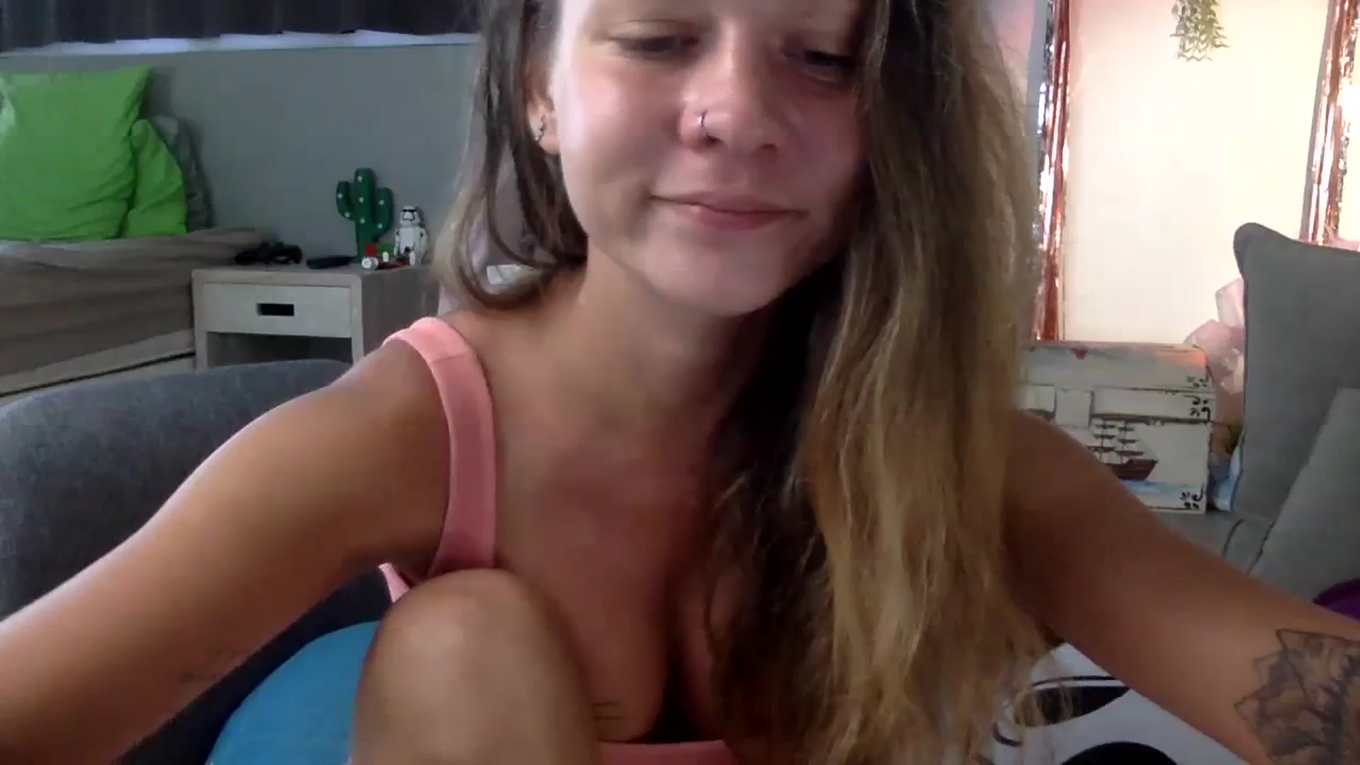Gallery image thumbnail from Qi_ra's myfreecams stream on, 07/23/2023, 01:13 image 11 of 20