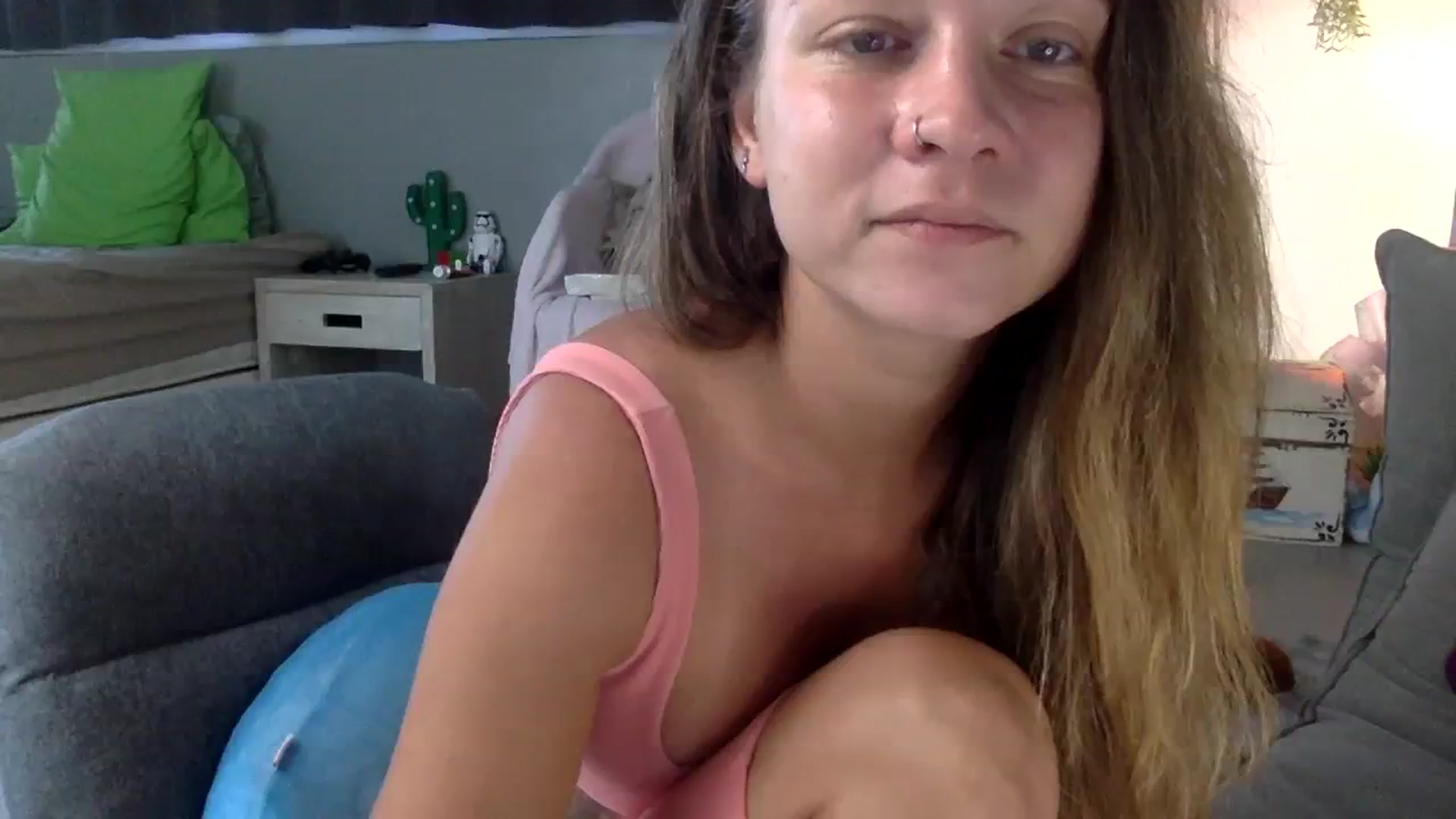 Gallery image thumbnail from Qi_ra's myfreecams stream on, 07/23/2023, 01:13 image 19 of 20