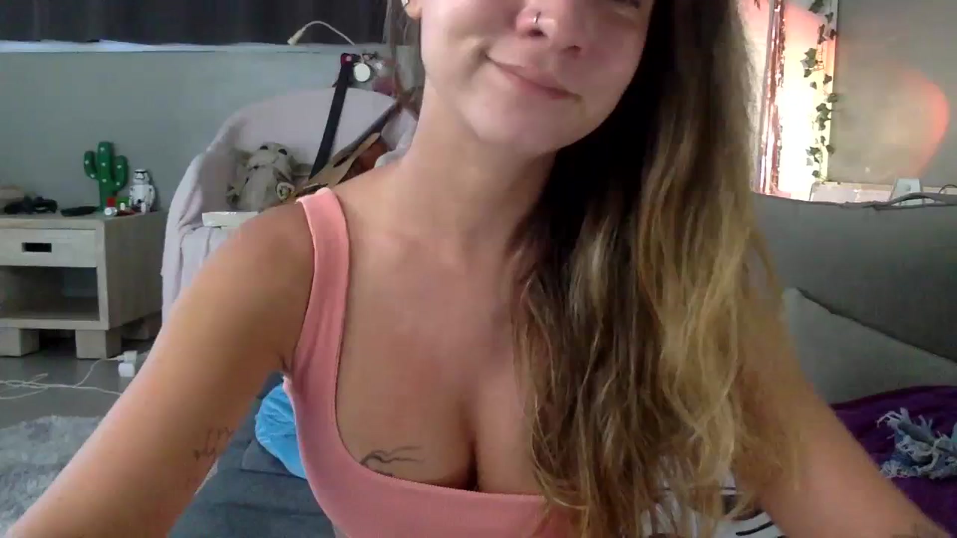 Gallery image thumbnail from Qi_ra's myfreecams stream on, 07/23/2023, 01:13 image 8 of 20