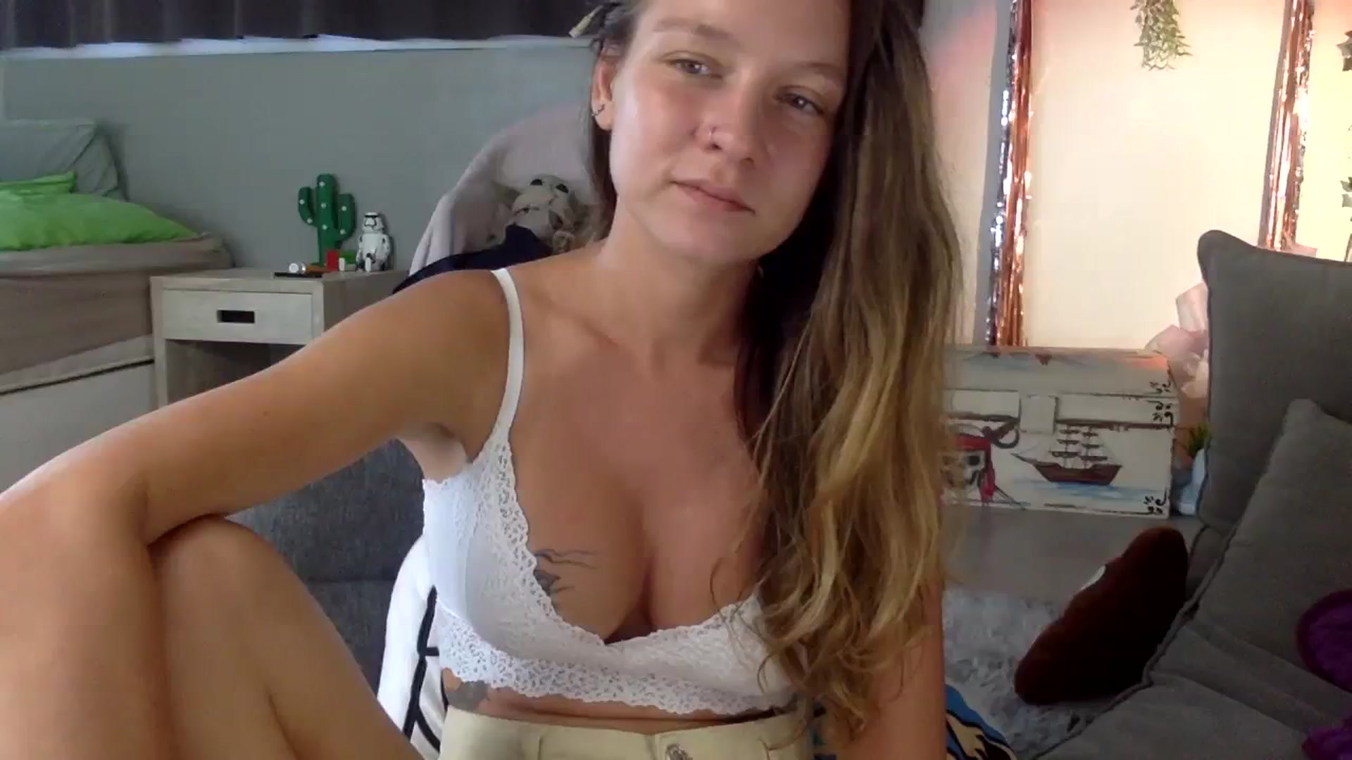 Gallery image thumbnail from Qi_ra's myfreecams stream on, 07/24/2023, 04:09 image 7 of 20
