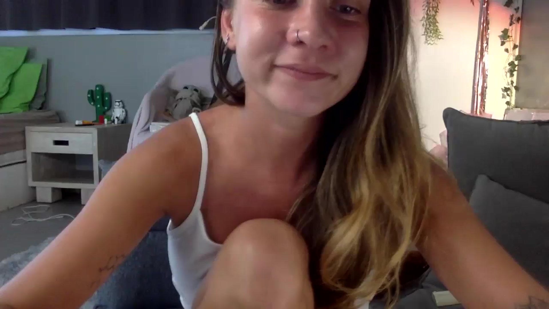 Gallery image thumbnail from Qi_ra's myfreecams stream on, 07/25/2023, 04:46 image 20 of 20