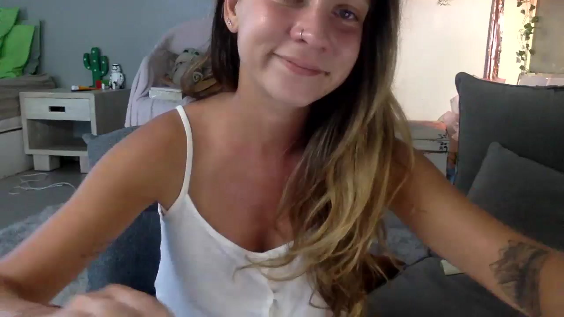 Gallery image thumbnail from Qi_ra's myfreecams stream on, 07/25/2023, 05:32 image 16 of 20