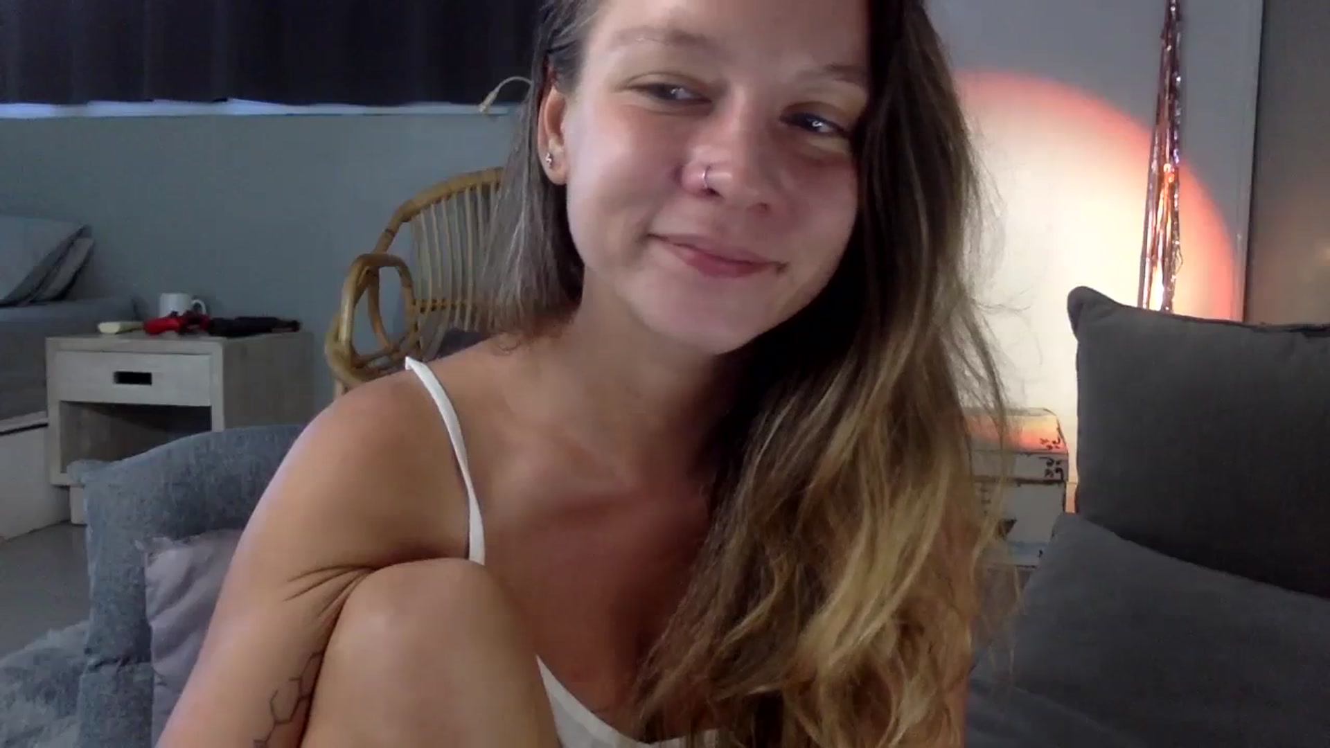 Gallery image thumbnail from Qi_ra's myfreecams stream on, 07/31/2023, 02:58 image 12 of 20