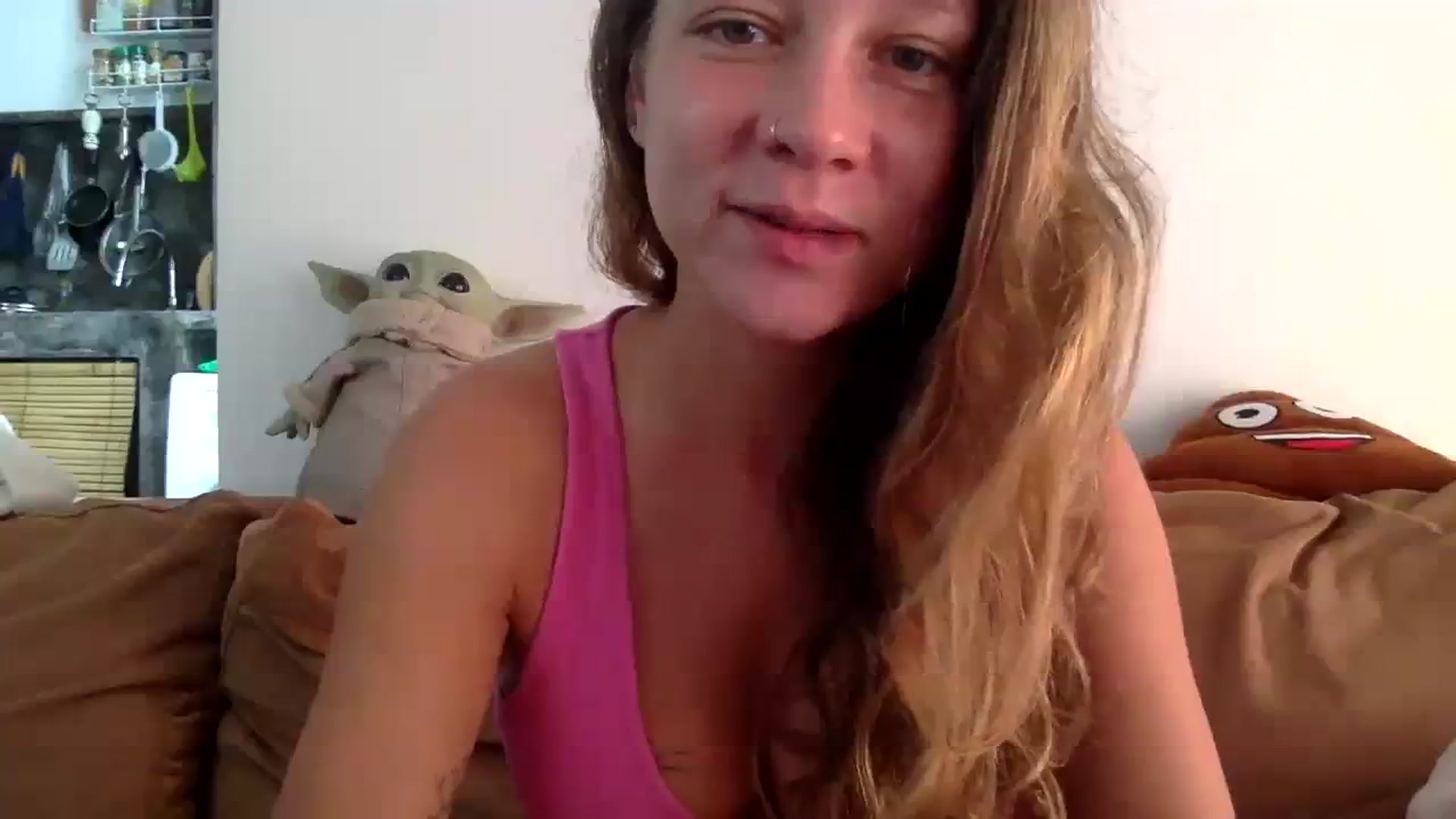 Gallery image thumbnail from Qi_ra's myfreecams stream on, 08/07/2023, 02:48 image 4 of 20