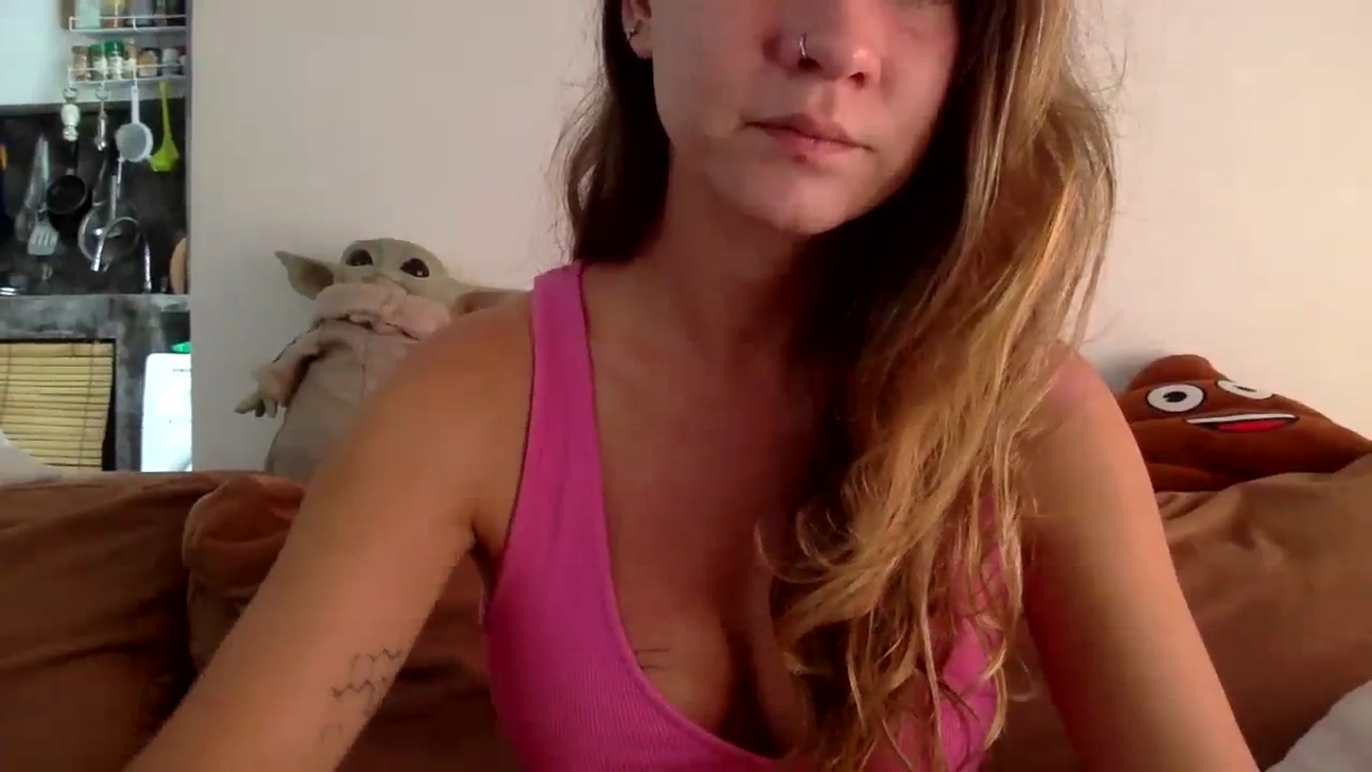 Gallery image thumbnail from Qi_ra's myfreecams stream on, 08/07/2023, 03:48 image 14 of 20