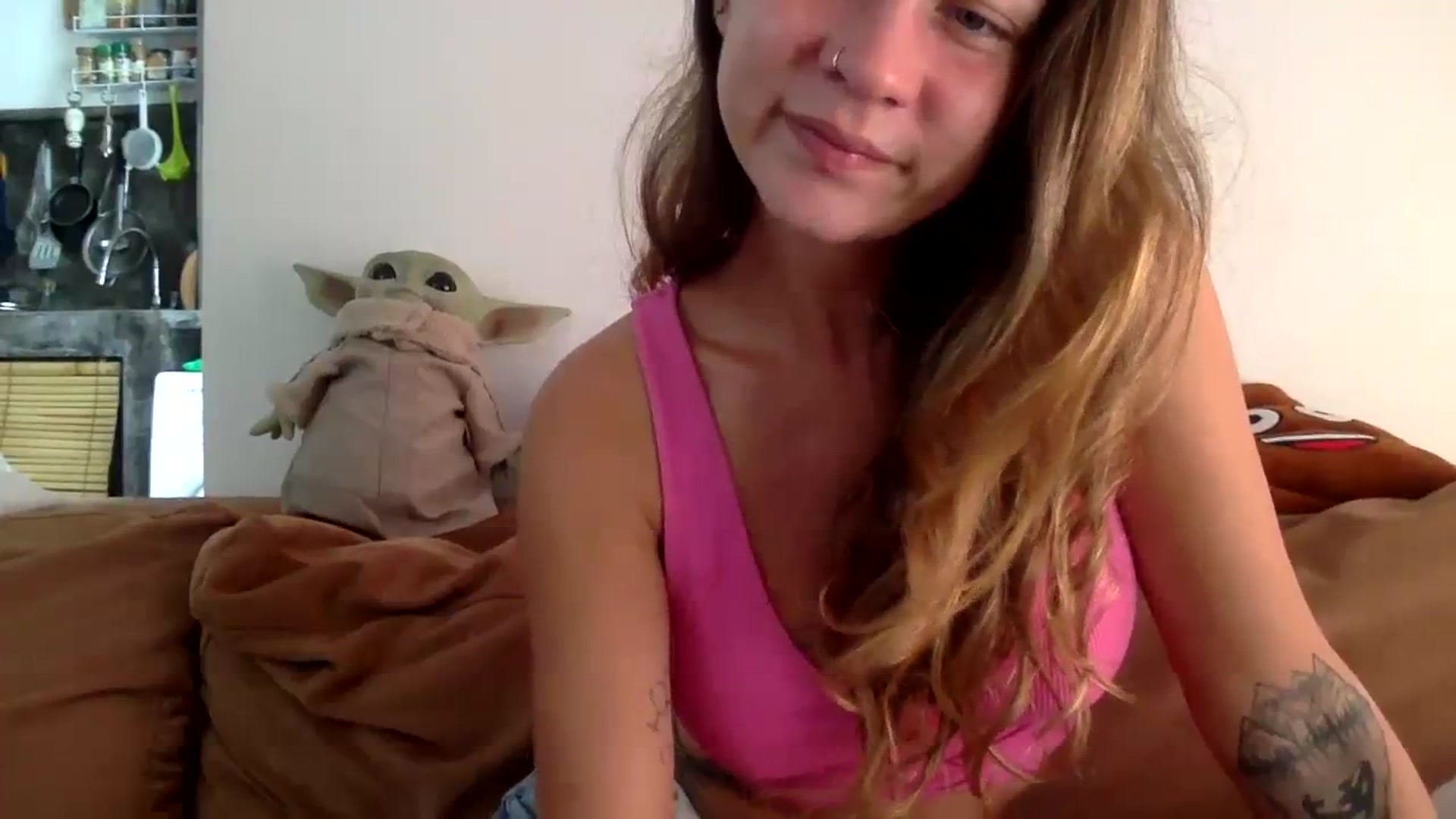 Gallery image thumbnail from Qi_ra's myfreecams stream on, 08/07/2023, 03:48 image 19 of 20