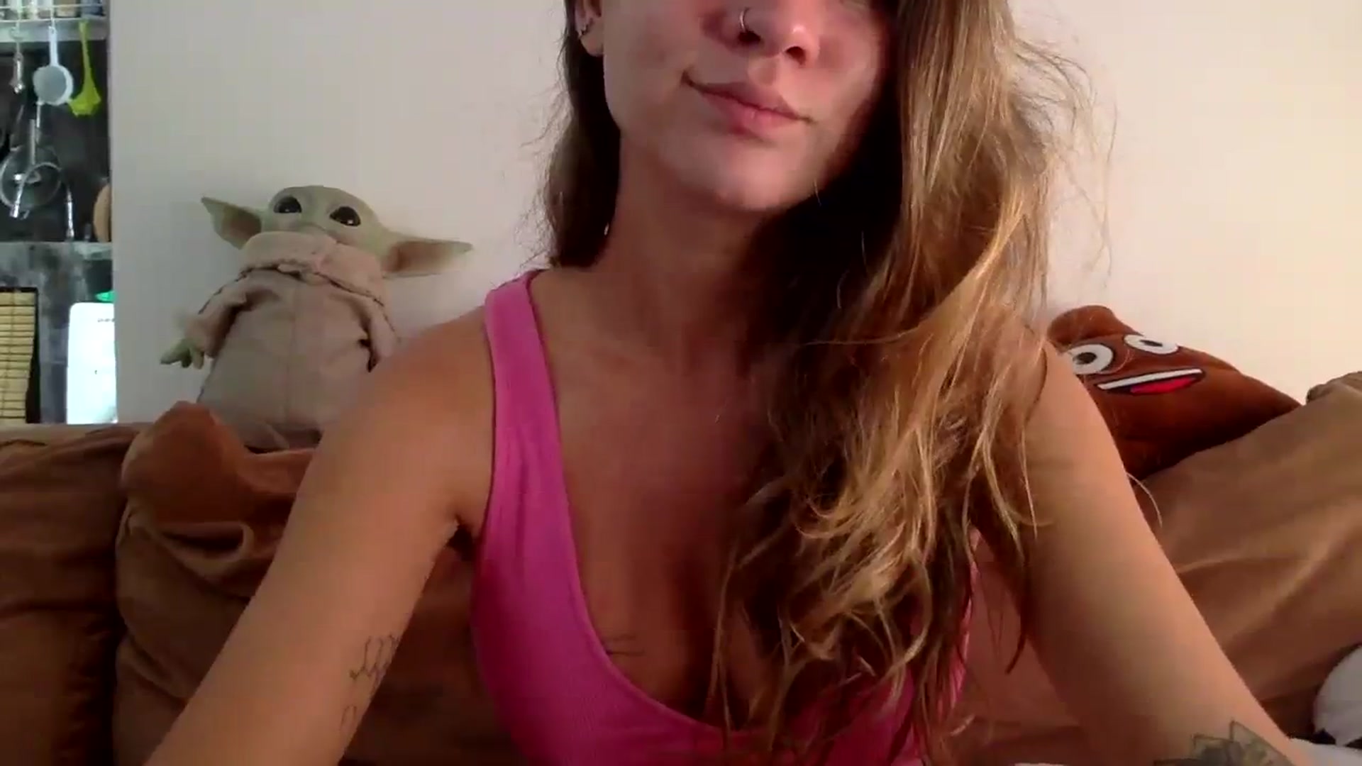 Gallery image thumbnail from Qi_ra's myfreecams stream on, 08/07/2023, 04:14 image 9 of 20