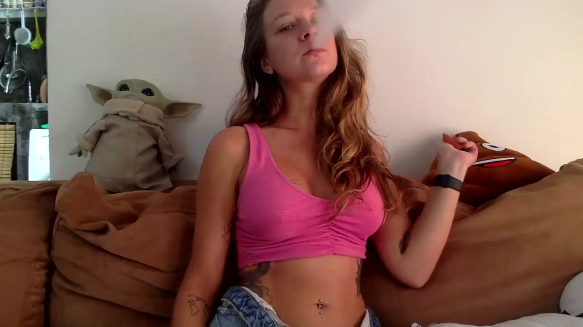 Gallery image thumbnail from Qi_ra's myfreecams stream on, 08/07/2023, 04:14 image 11 of 20