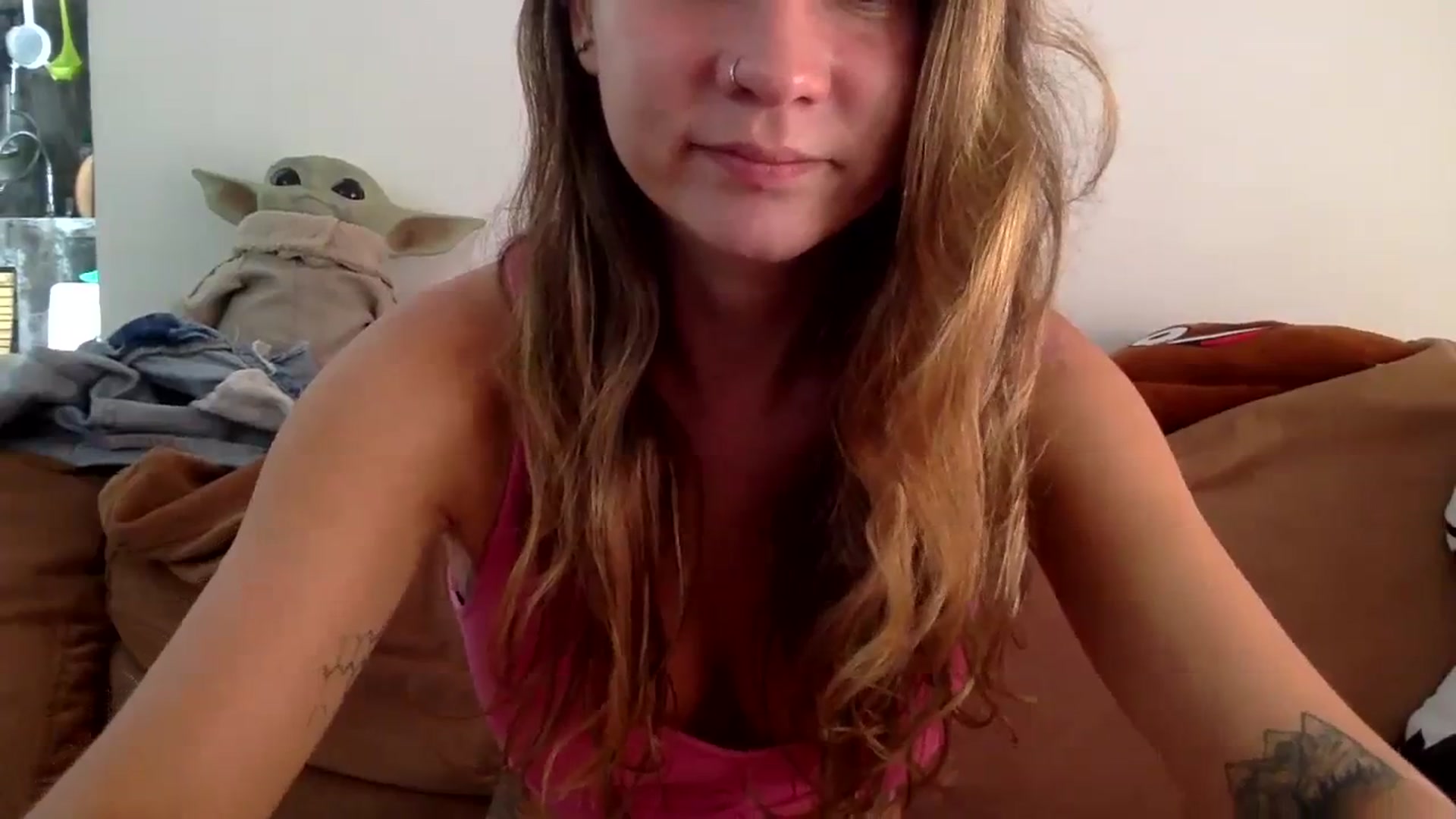 Gallery image thumbnail from Qi_ra's myfreecams stream on, 08/07/2023, 05:37 image 12 of 20