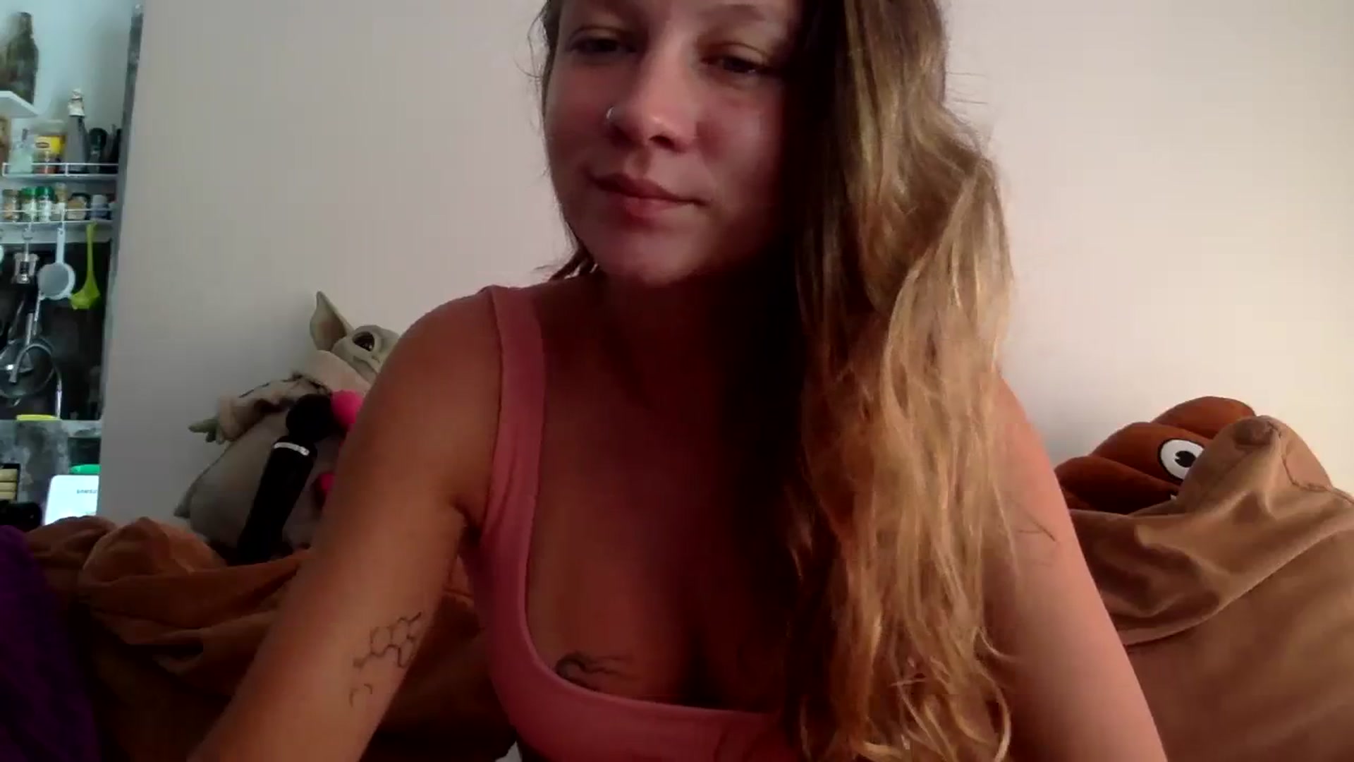 Gallery image thumbnail from Qi_ra's myfreecams stream on, 08/10/2023, 03:48 image 10 of 20
