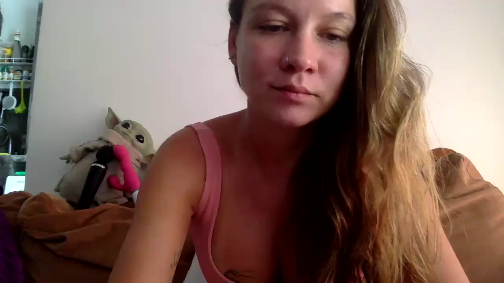 Gallery image thumbnail from Qi_ra's myfreecams stream on, 08/10/2023, 03:48 image 18 of 20