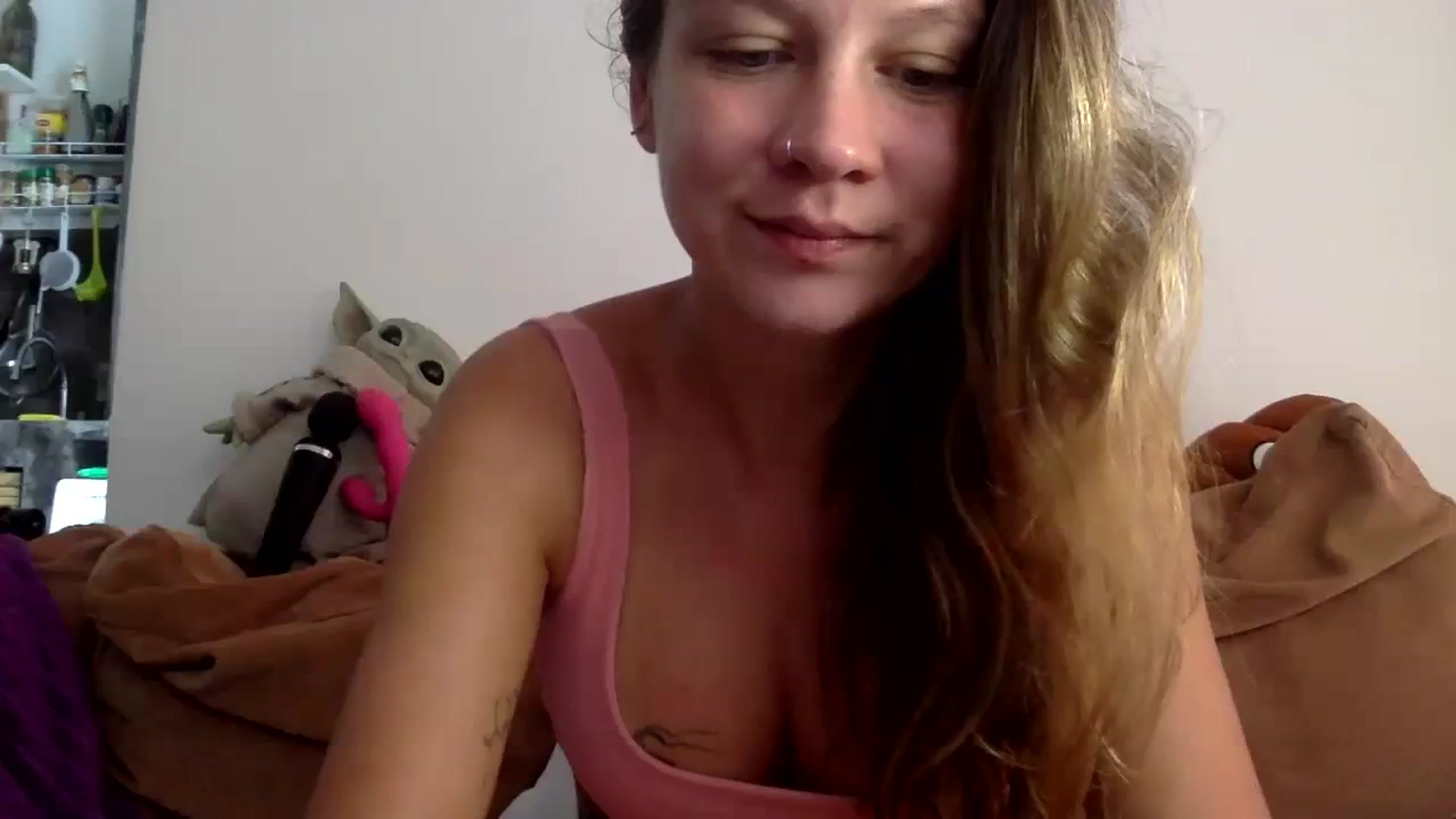 Gallery image thumbnail from Qi_ra's myfreecams stream on, 08/10/2023, 03:48 image 1 of 20