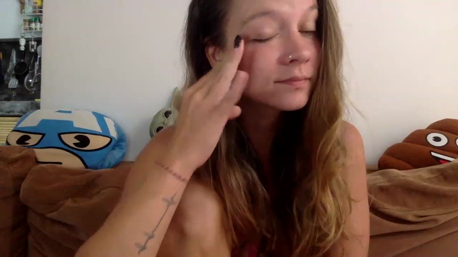 Gallery image thumbnail from Qi_ra's myfreecams stream on, 08/13/2023, 02:55 image 3 of 20