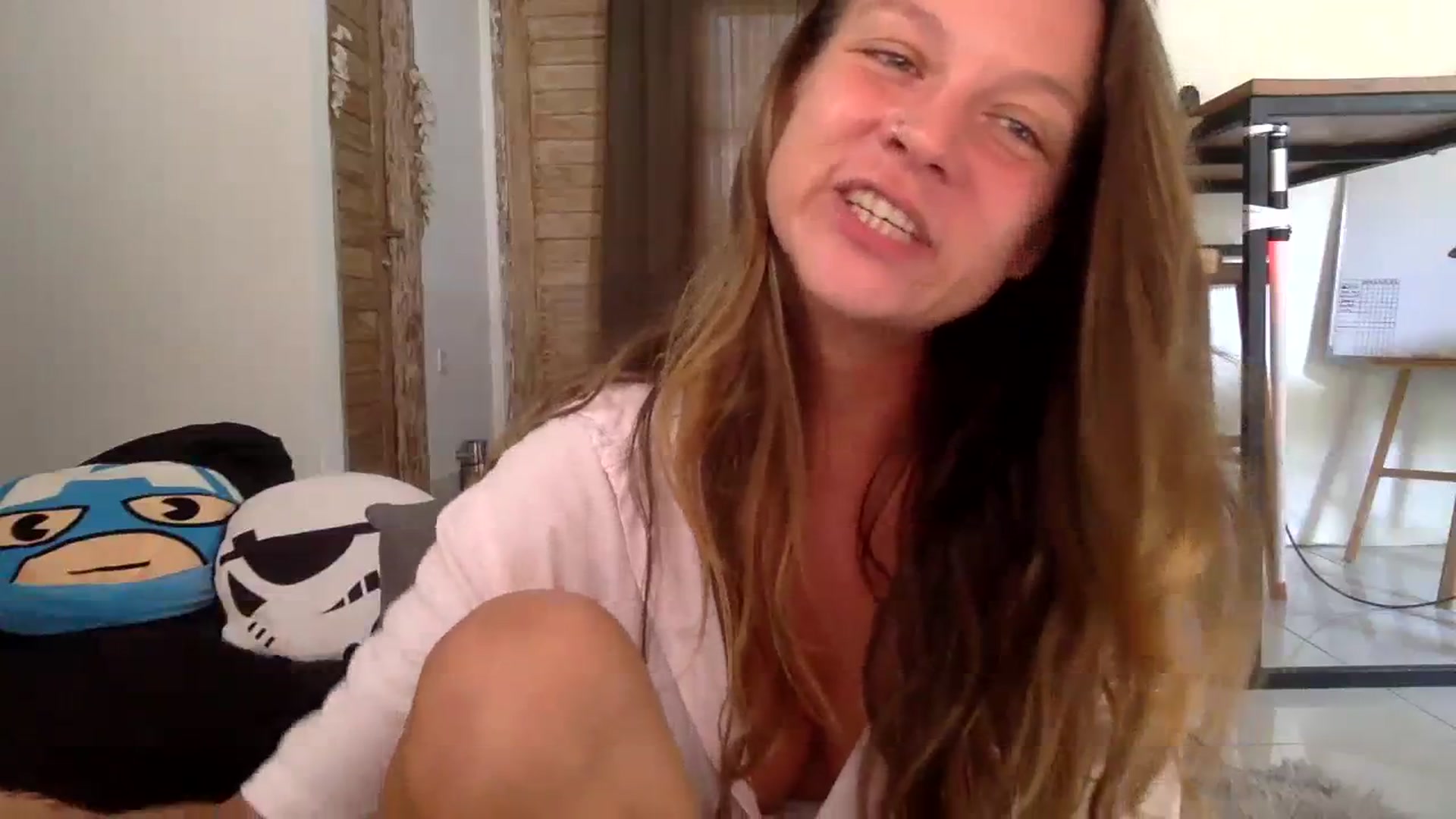 Gallery image thumbnail from Qi_ra's myfreecams stream on, 08/16/2023, 03:47 image 17 of 20
