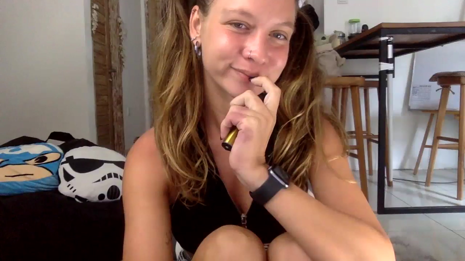 Gallery image thumbnail from Qi_ra's myfreecams stream on, 08/17/2023, 01:06 image 12 of 20
